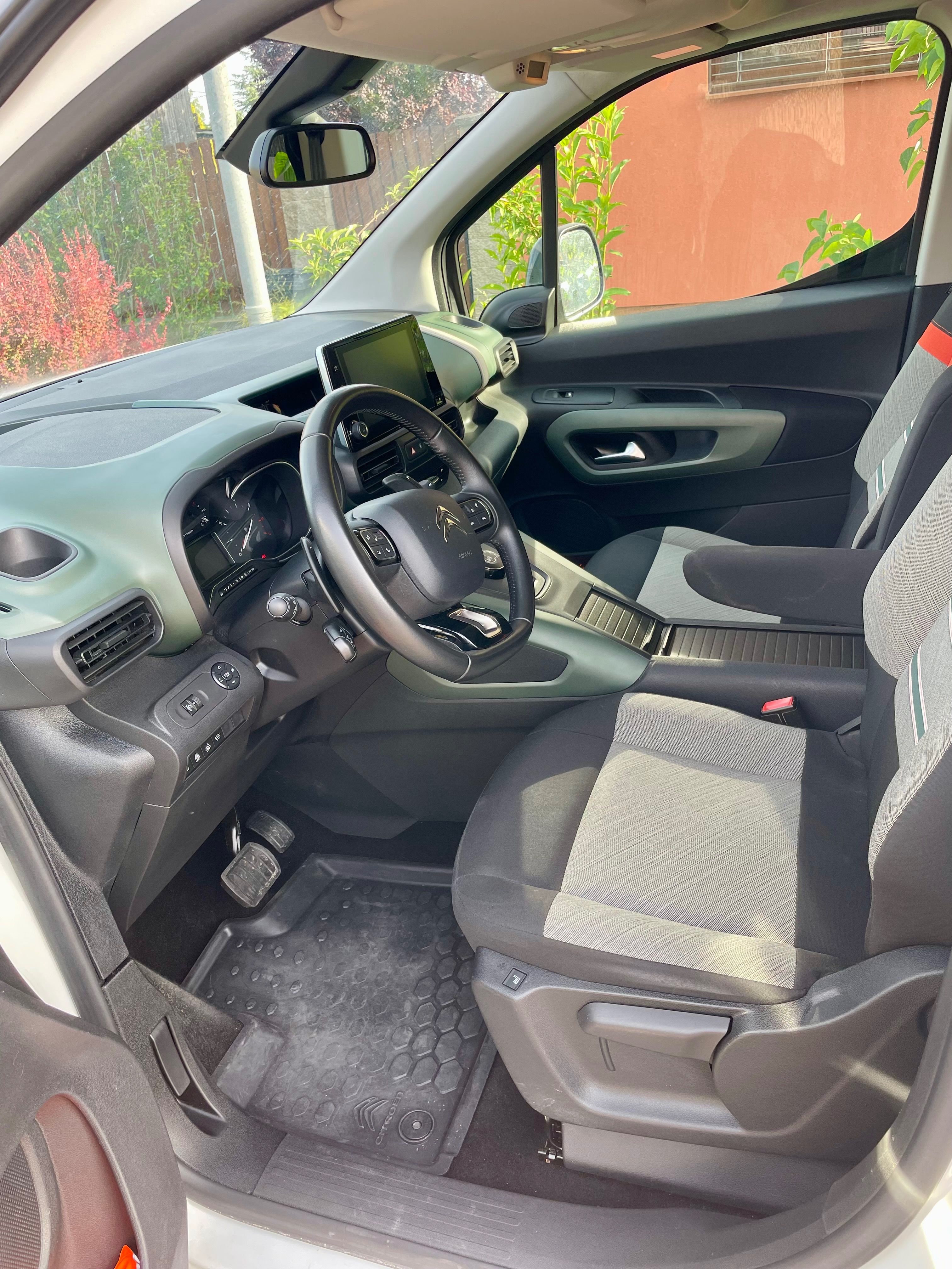 Citroën Berlingo, XL 1.5 BlueHDi EAT8 - fotka 4