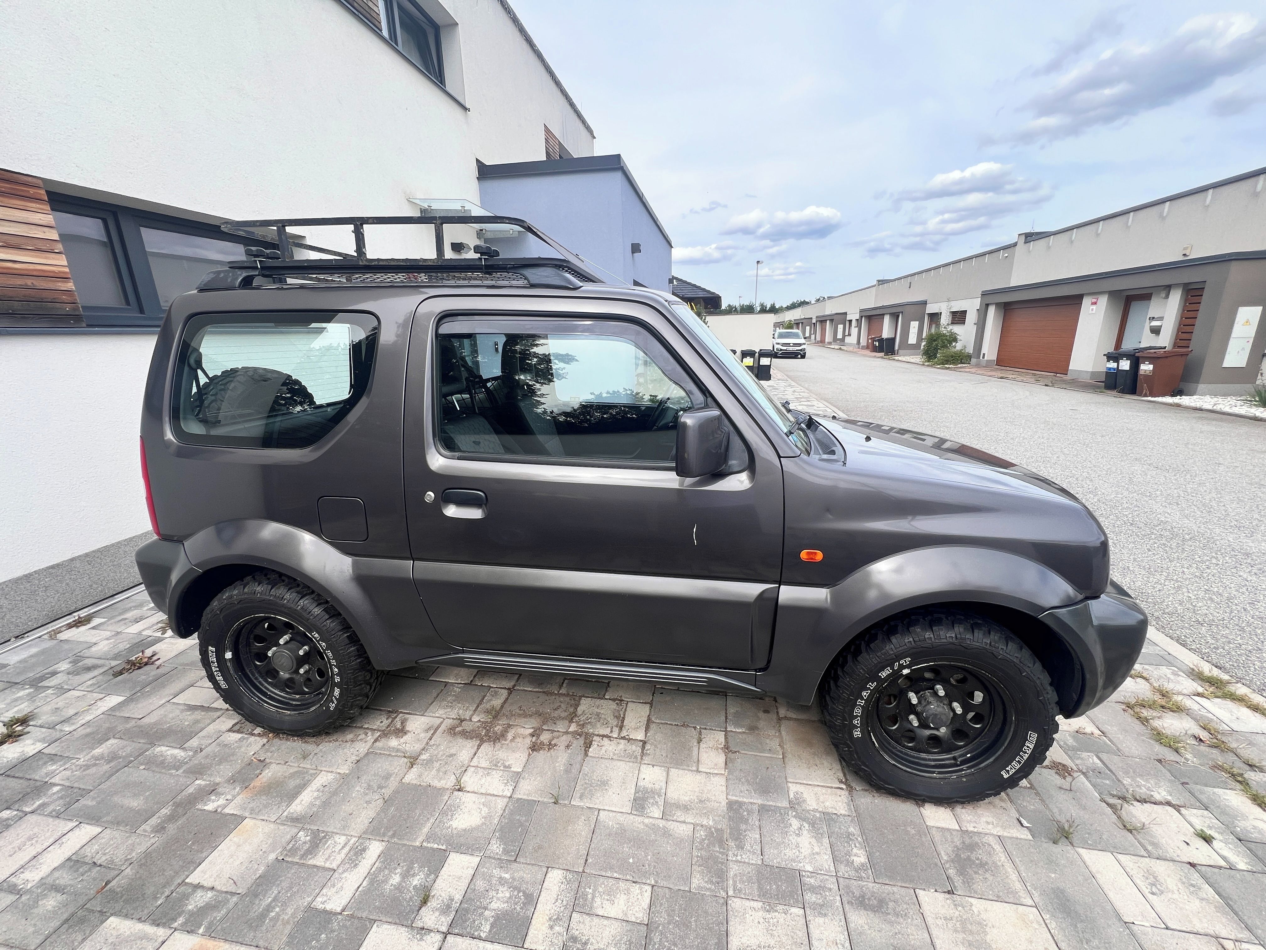 Suzuki Jimny, 1,3 benzín, 4x4, uzávěra zadku - fotka 4