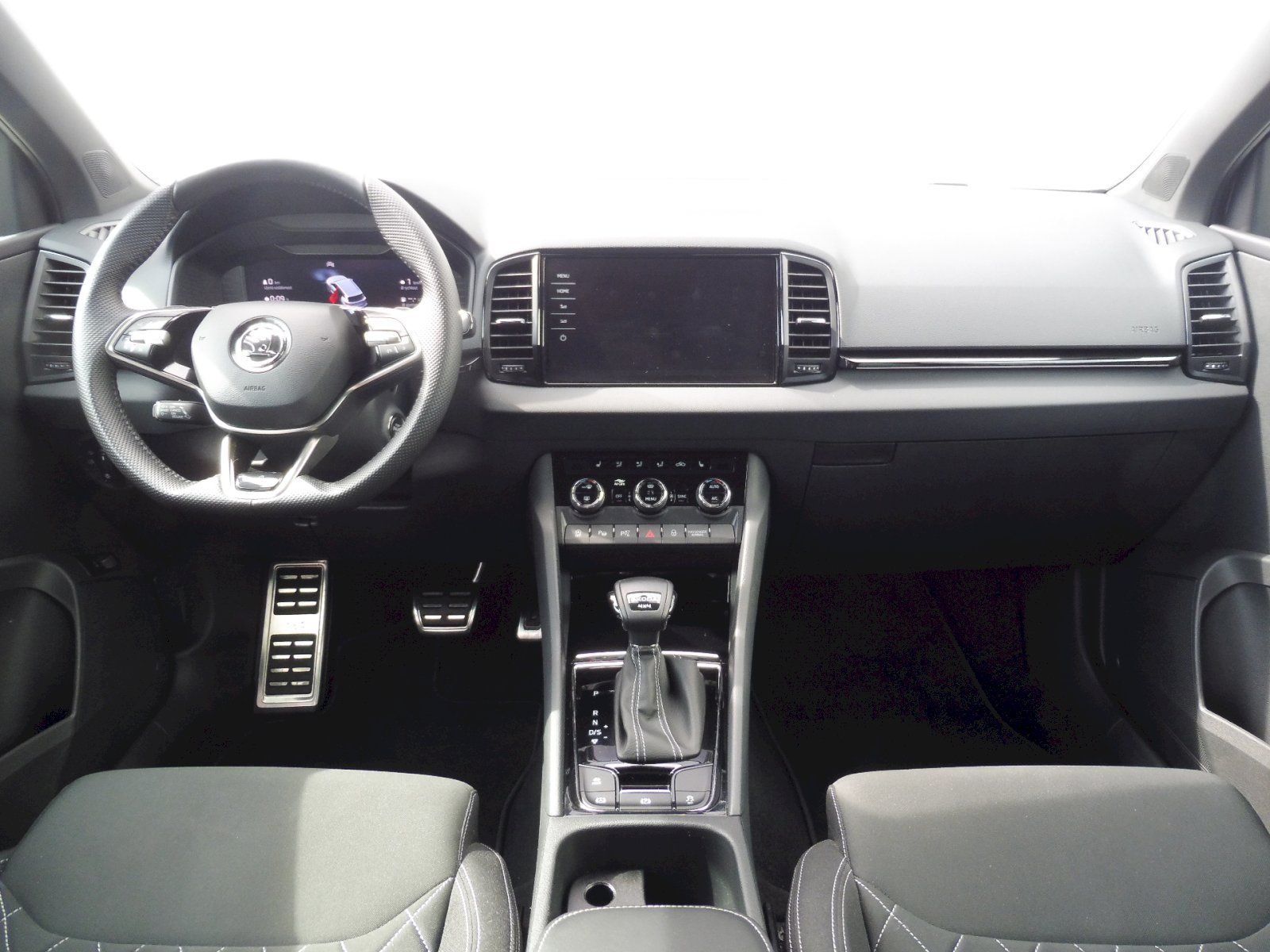 Škoda Karoq, SportLine 2,0 TDI 110kW DSG 4x - fotka 5