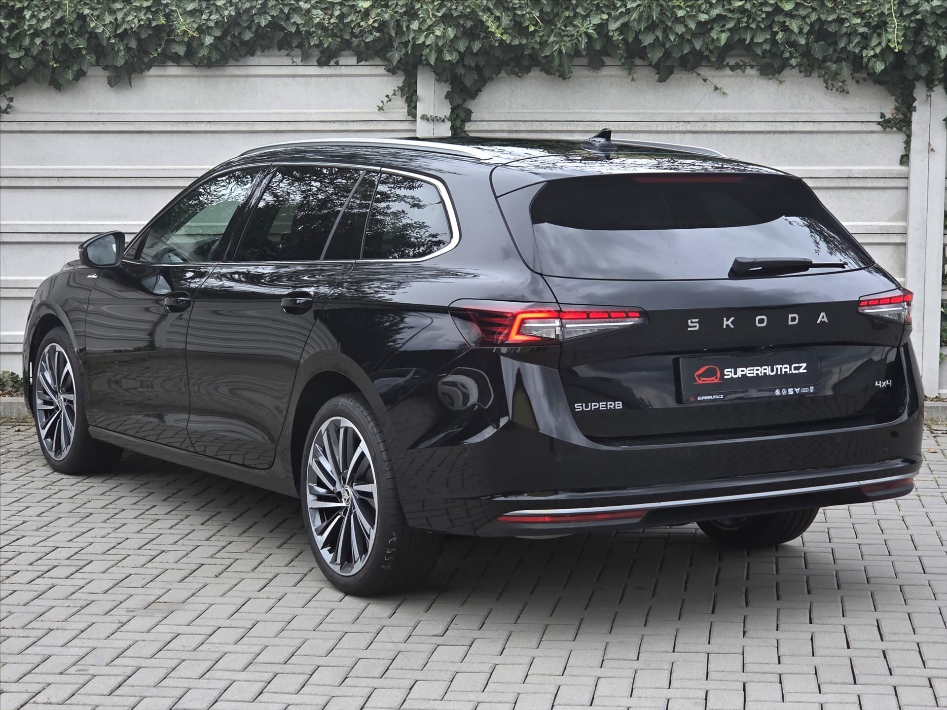 Škoda Superb, 2,0 TDi DSG 4x4 L&K Tažné z. 1 - fotka 4