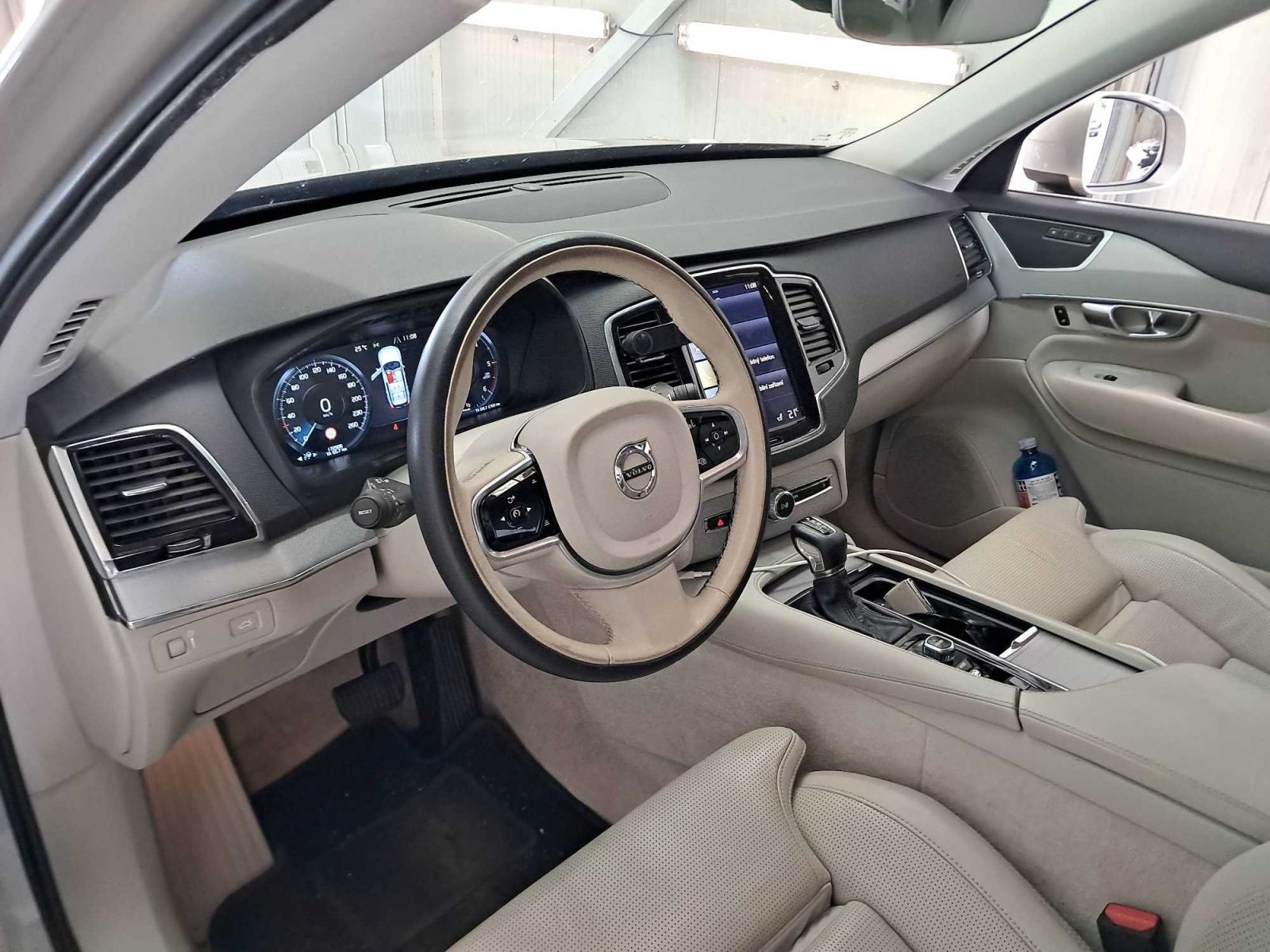 Volvo XC90, D5 AWD, 4X4, Automat, 7 míst - fotka 3