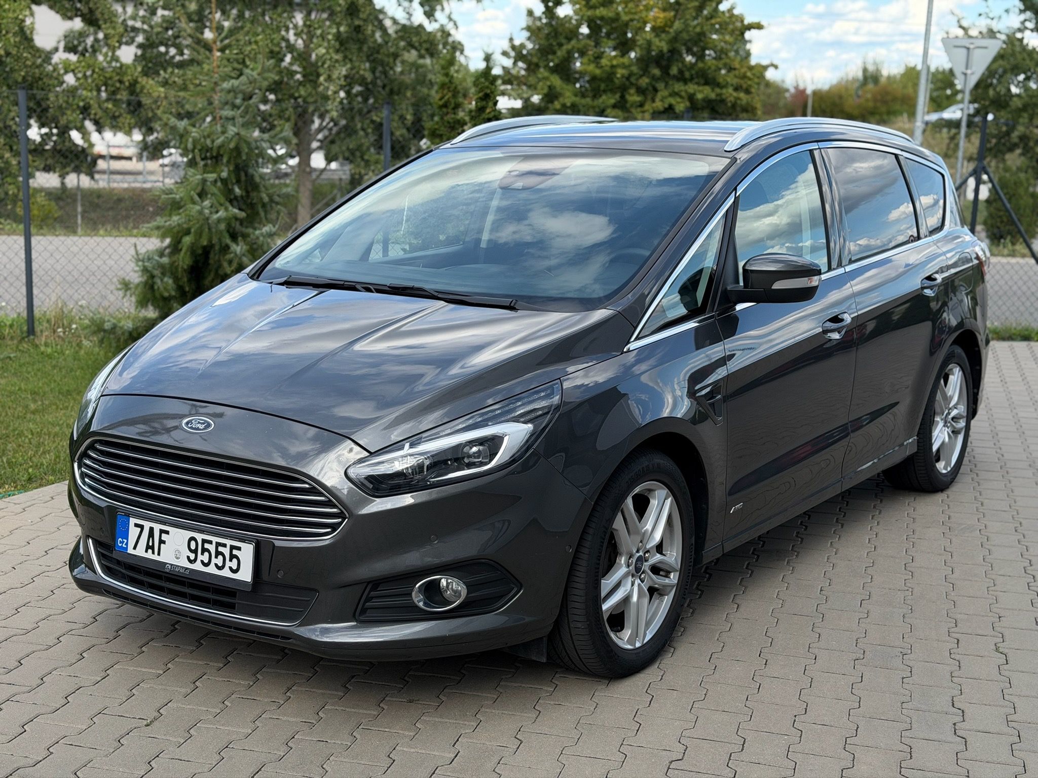 Ford S-MAX, 2.0 TDCI (140 kW) Aut. DPH AWD - fotka 2