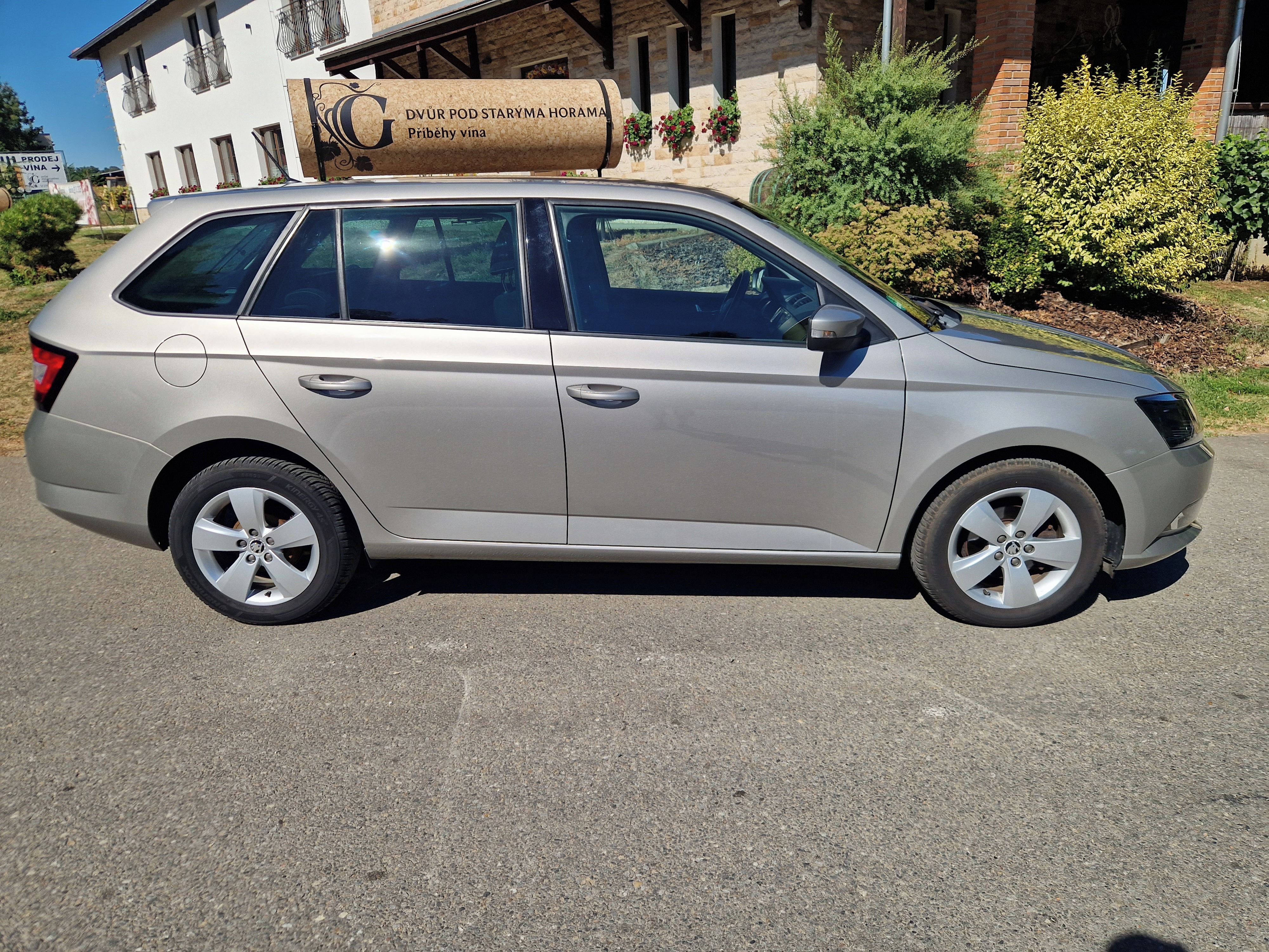 Škoda Fabia, 3 combi 1,2 TSI 66 KW,digi. - fotka 6