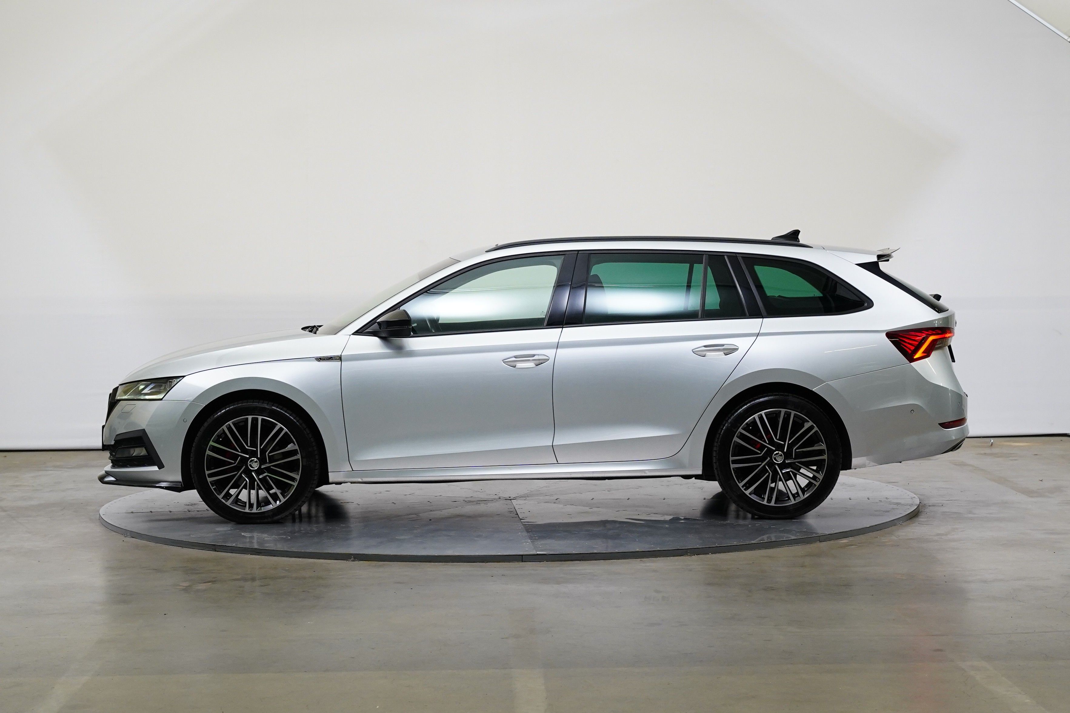 Škoda Octavia, 2.0 TDI 110 kW Ambition - fotka 3