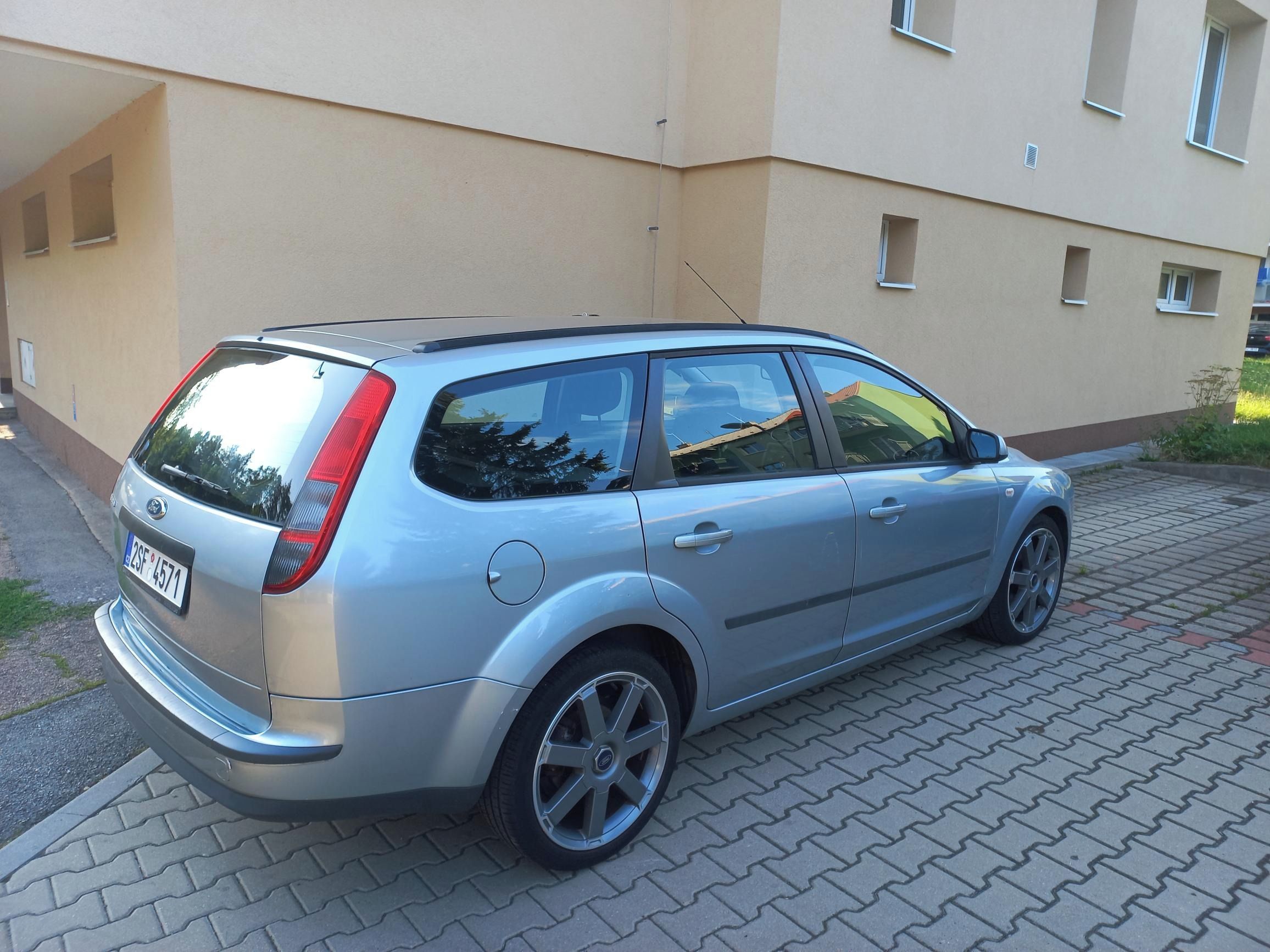 Ford Focus, Funkční, spolehlivý, - fotka 3