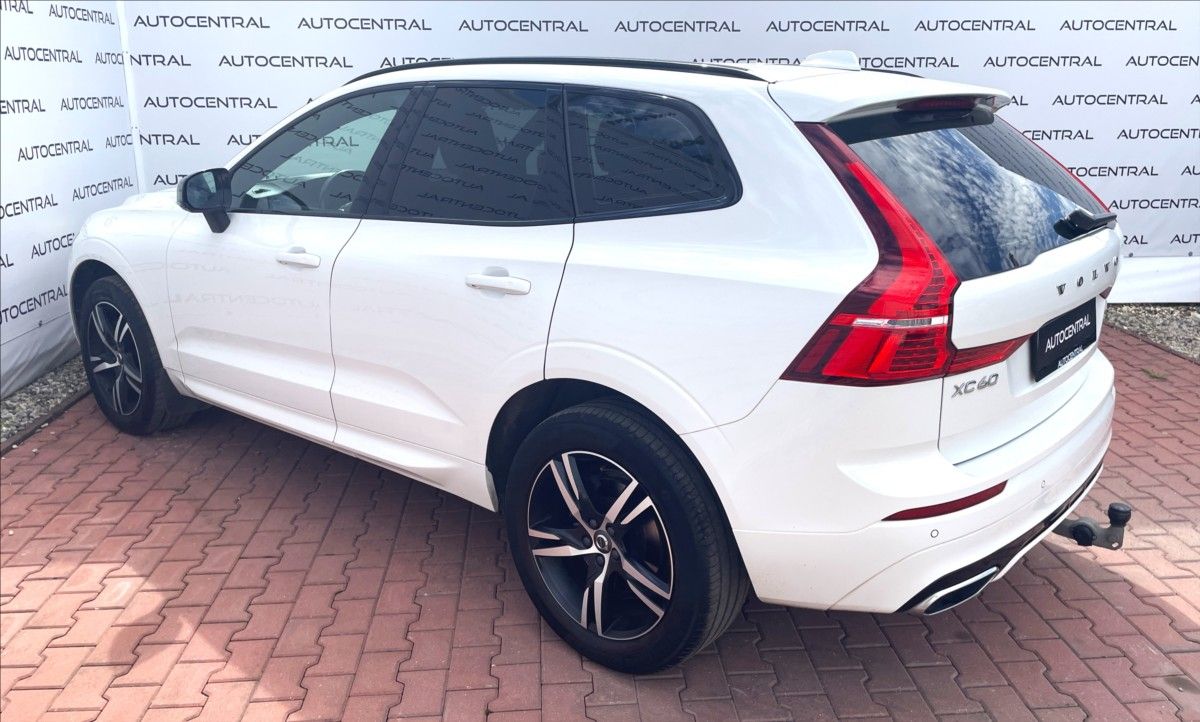 Volvo XC60, 2,0 D,140kW,D4,4x4,AUT. R-DESI - fotka 6