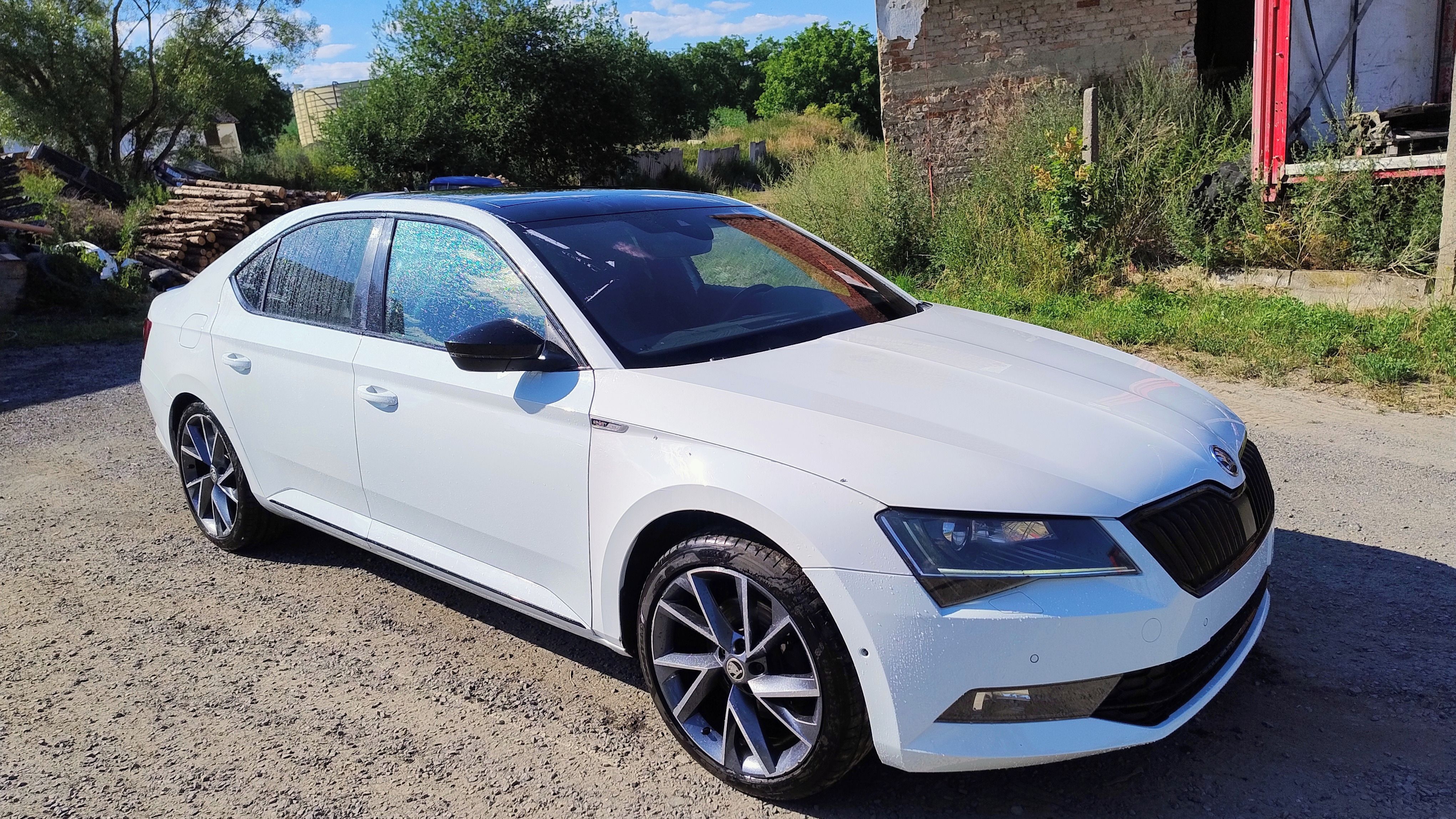 Škoda Superb - fotka 5