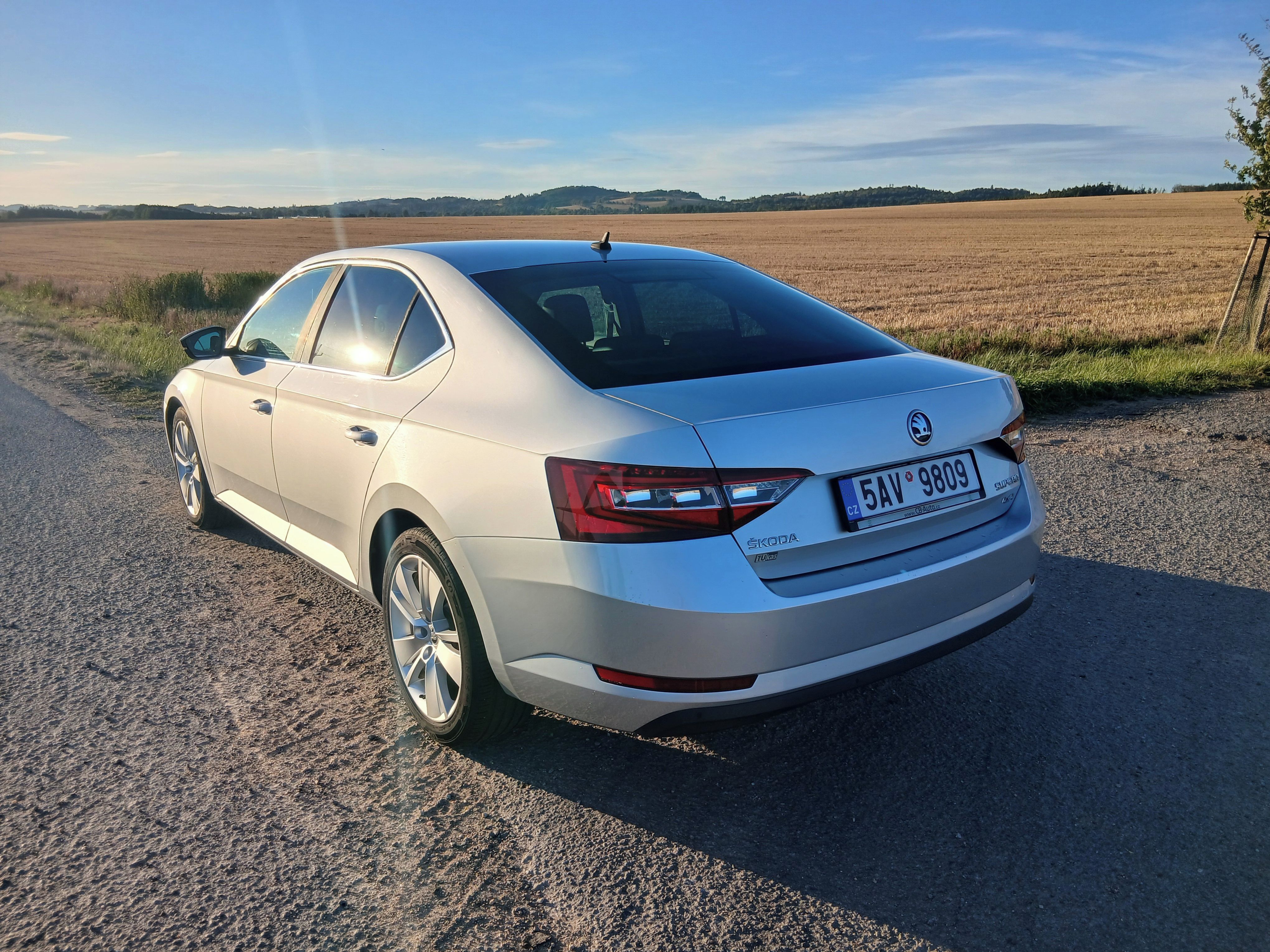 Škoda Superb, 2.0TDI 110KW 4X4 PO SERVISE - fotka 5