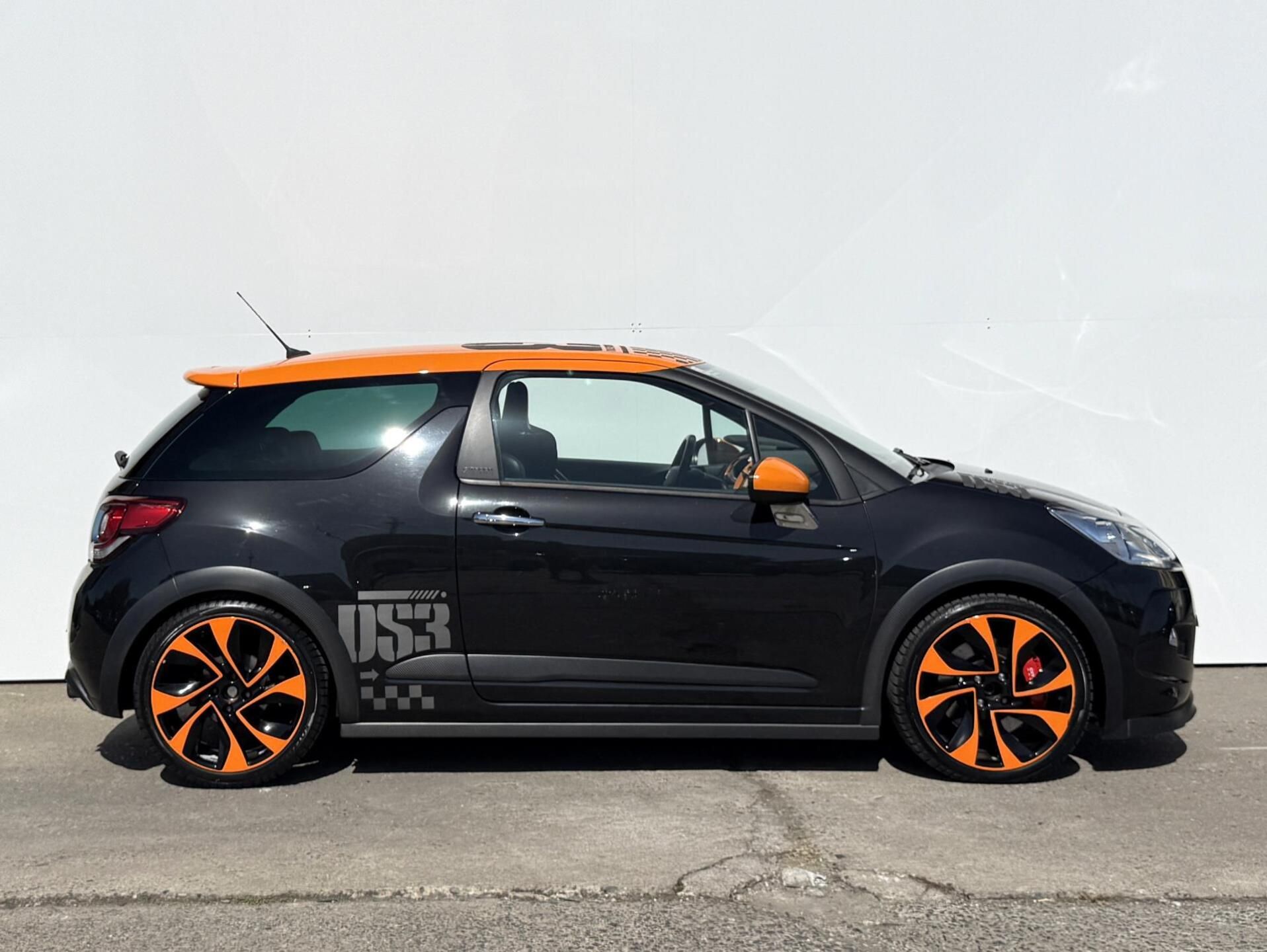 Citroën DS3, 1.6 VTi 152kW Sport - fotka 3