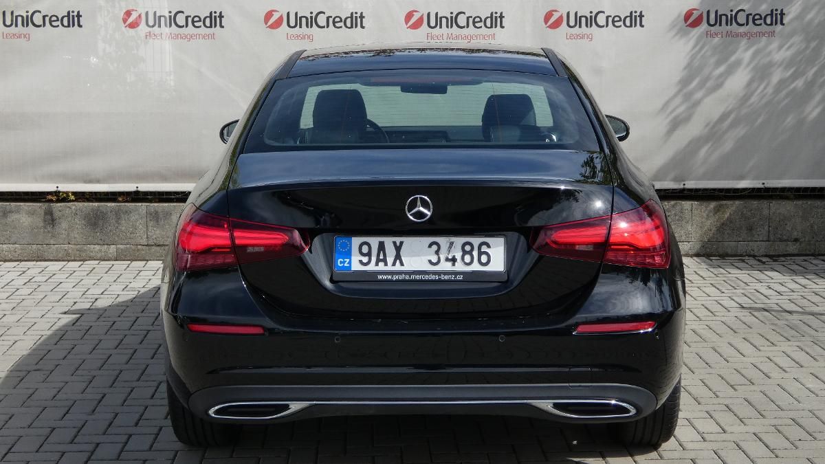 Mercedes-Benz Třídy A, 180 Sedan - fotka 4