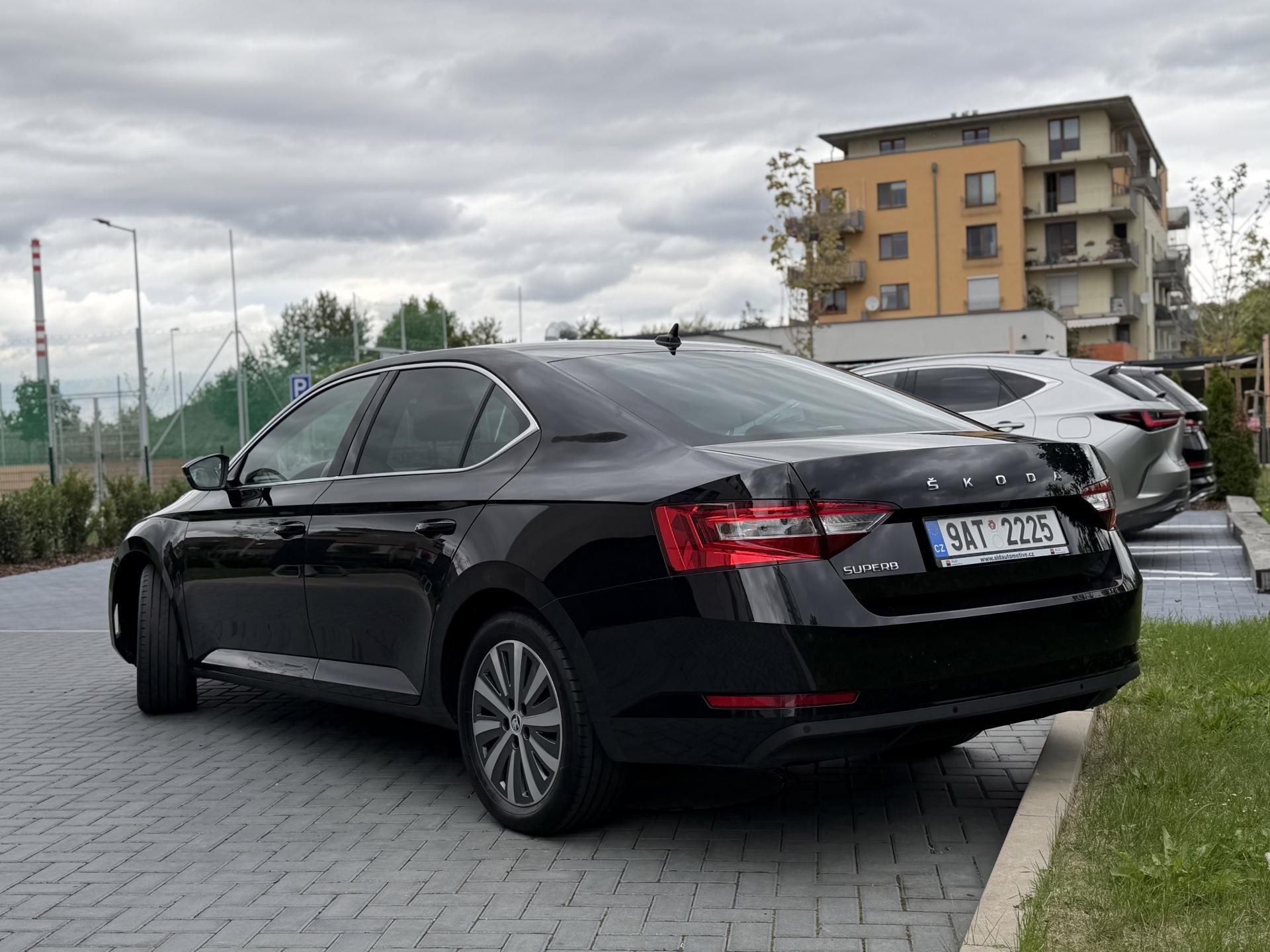 Škoda Superb, 2.0 TDi 110 kW/DSG/DPH - fotka 3