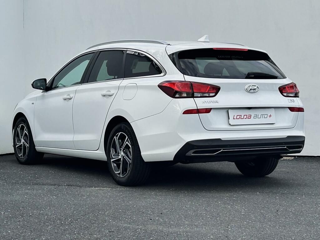 Hyundai i30, Family Smart 1.5 T-GDI 117 kW - fotka 6