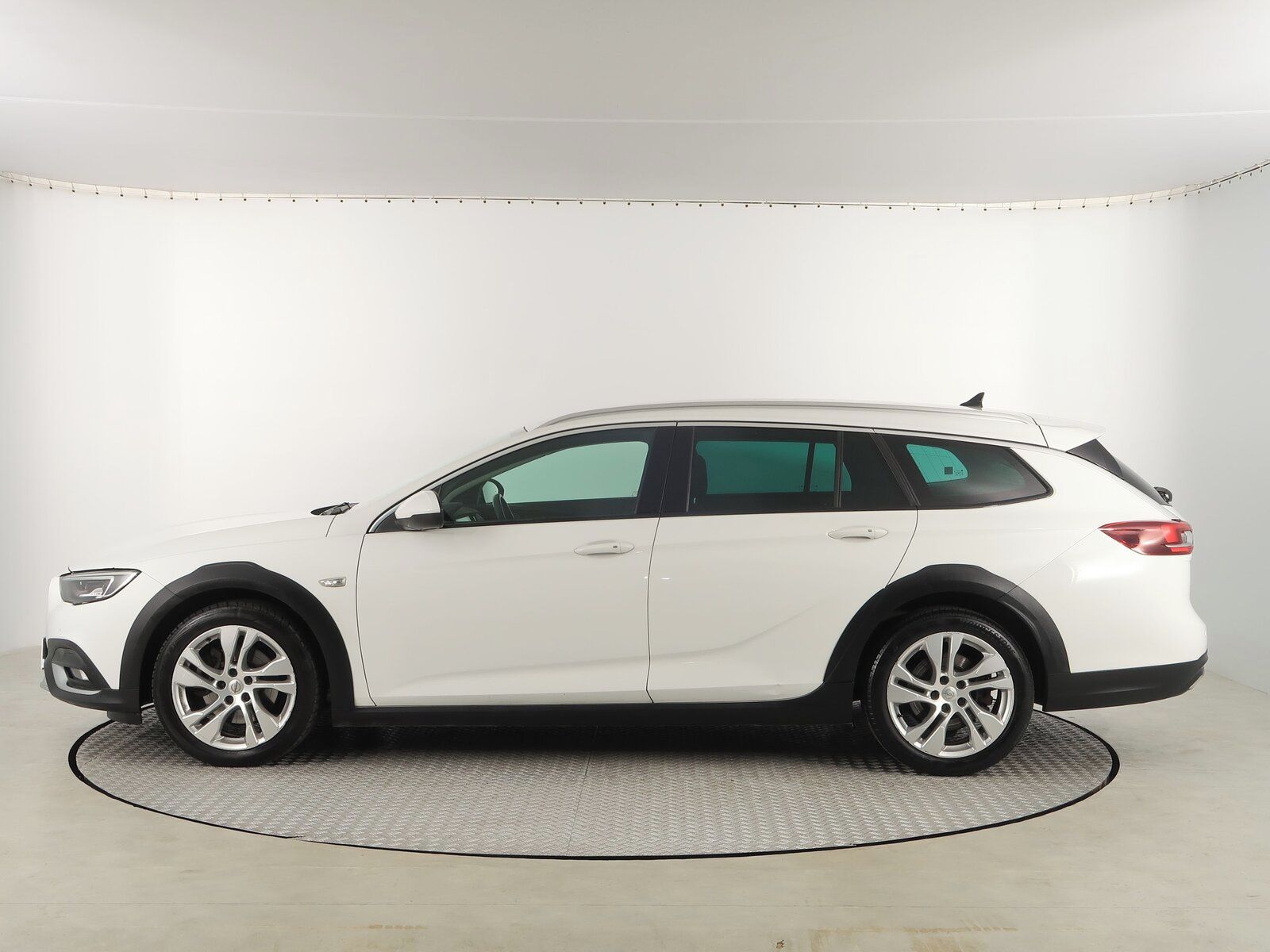 Opel Insignia, 2.0 BiTurbo CDTI, 4X4 - fotka 3