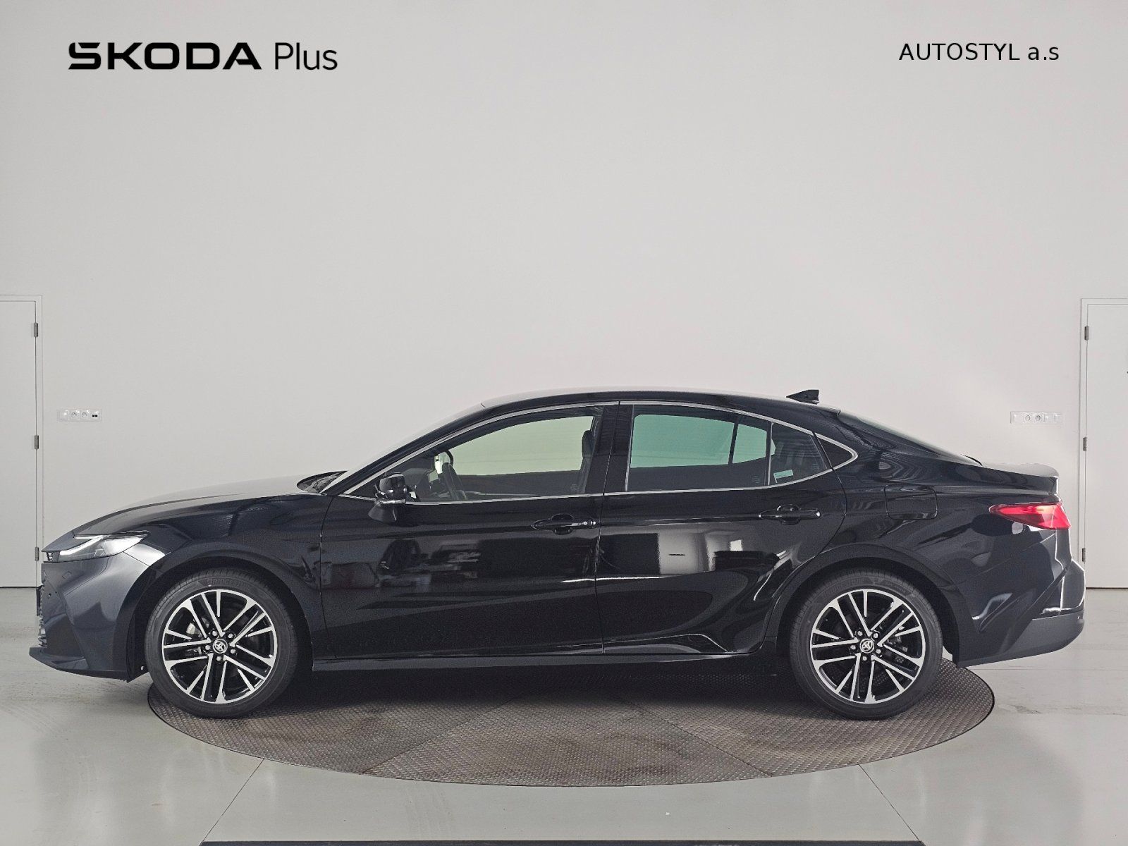 Toyota Camry, 2.5HEV 230k PRESTIGE - fotka 3