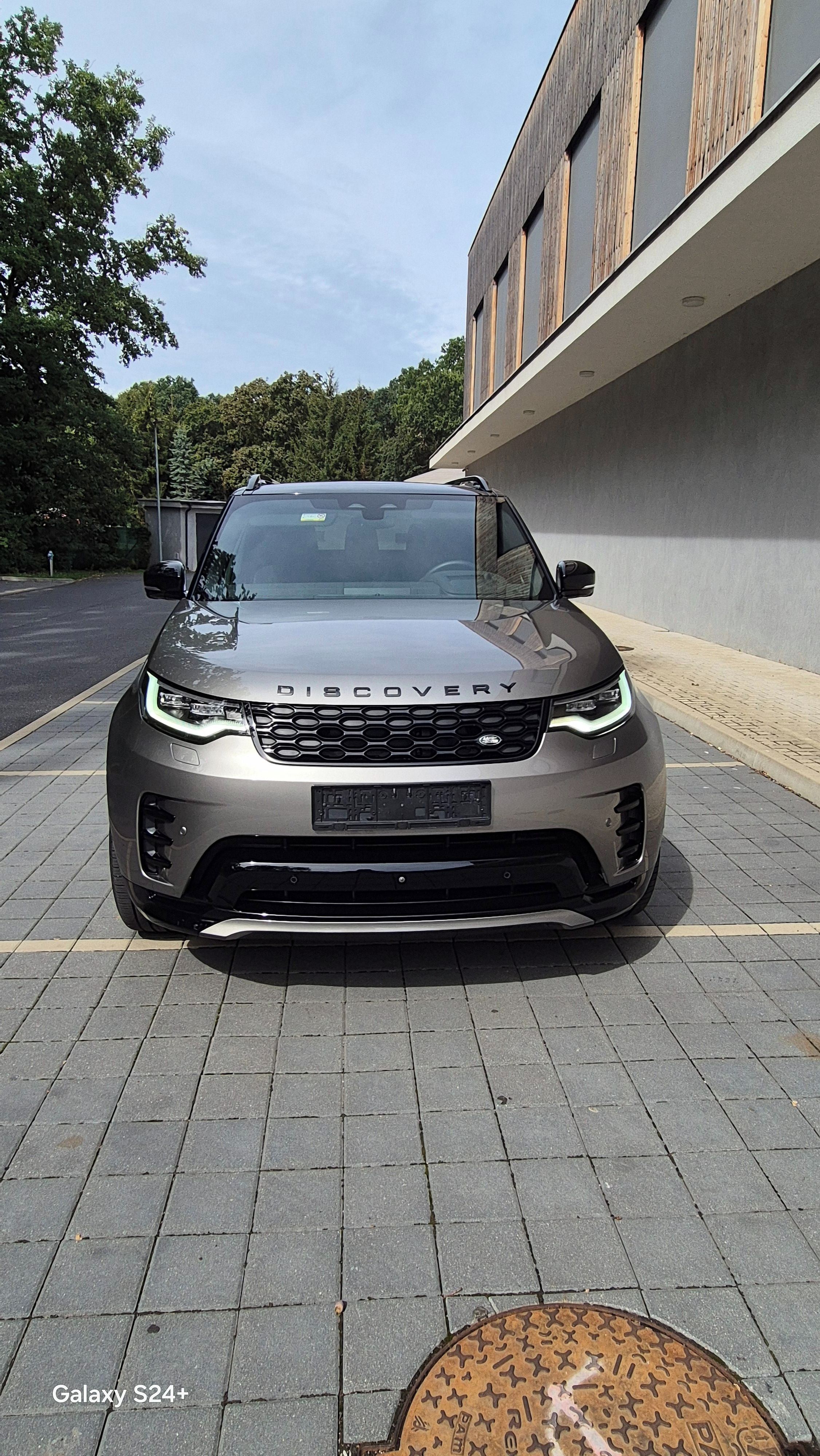 Land Rover Discovery, 3.0 D350 DYNAMIC AWD - fotka 6