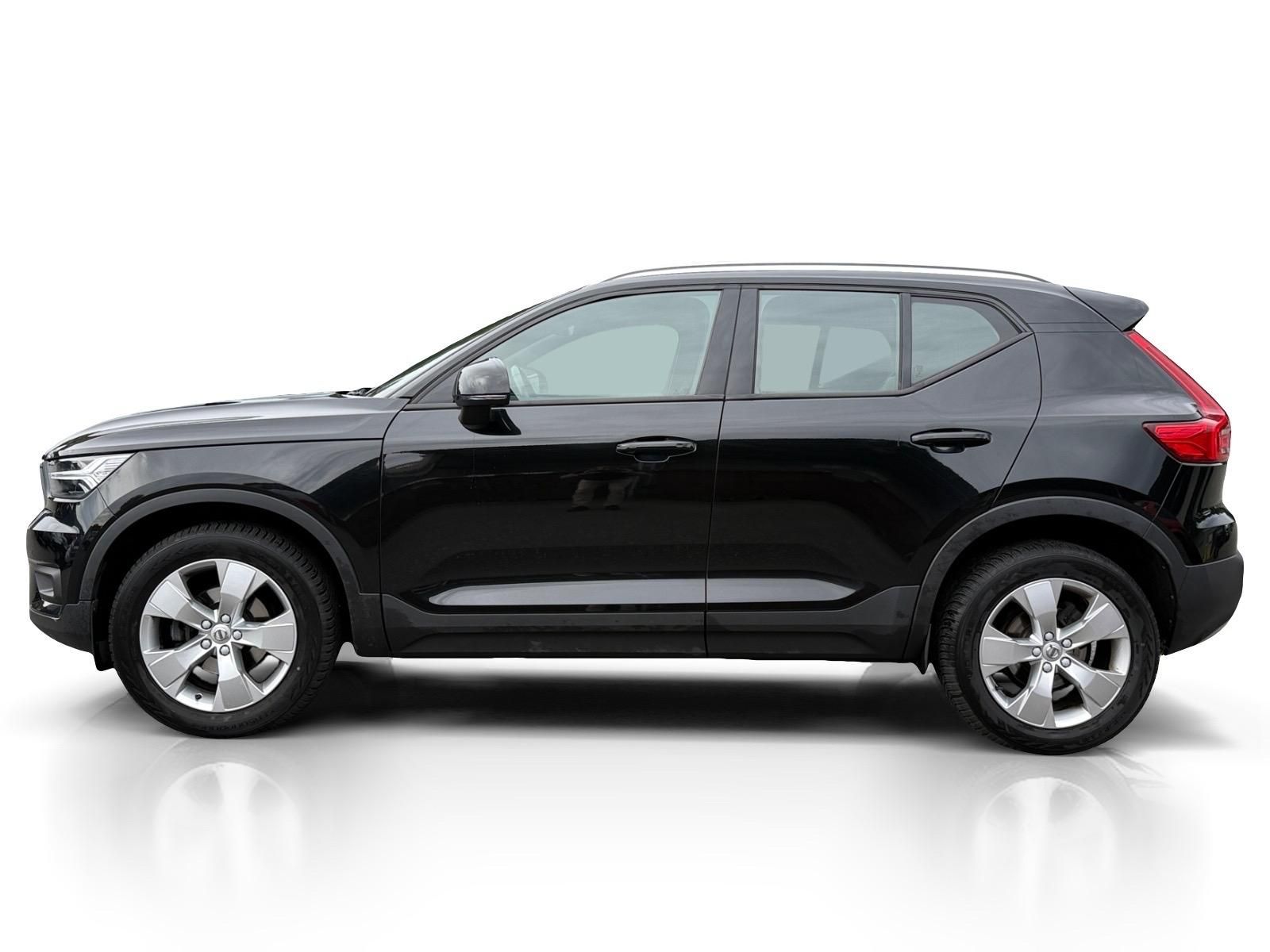 Volvo XC40, T2 FWD // CORE // PANORAMA - fotka 2