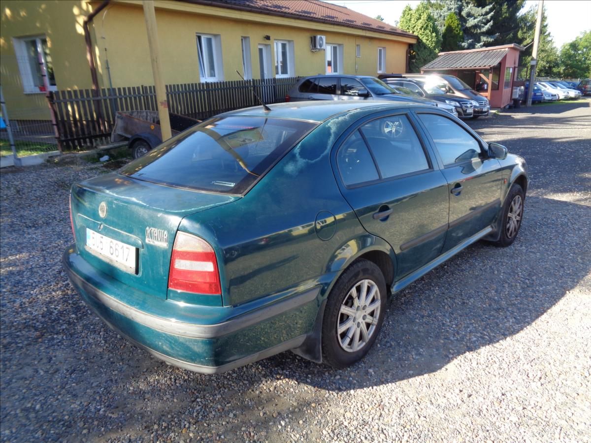 Škoda Octavia, 1,6 - fotka 5