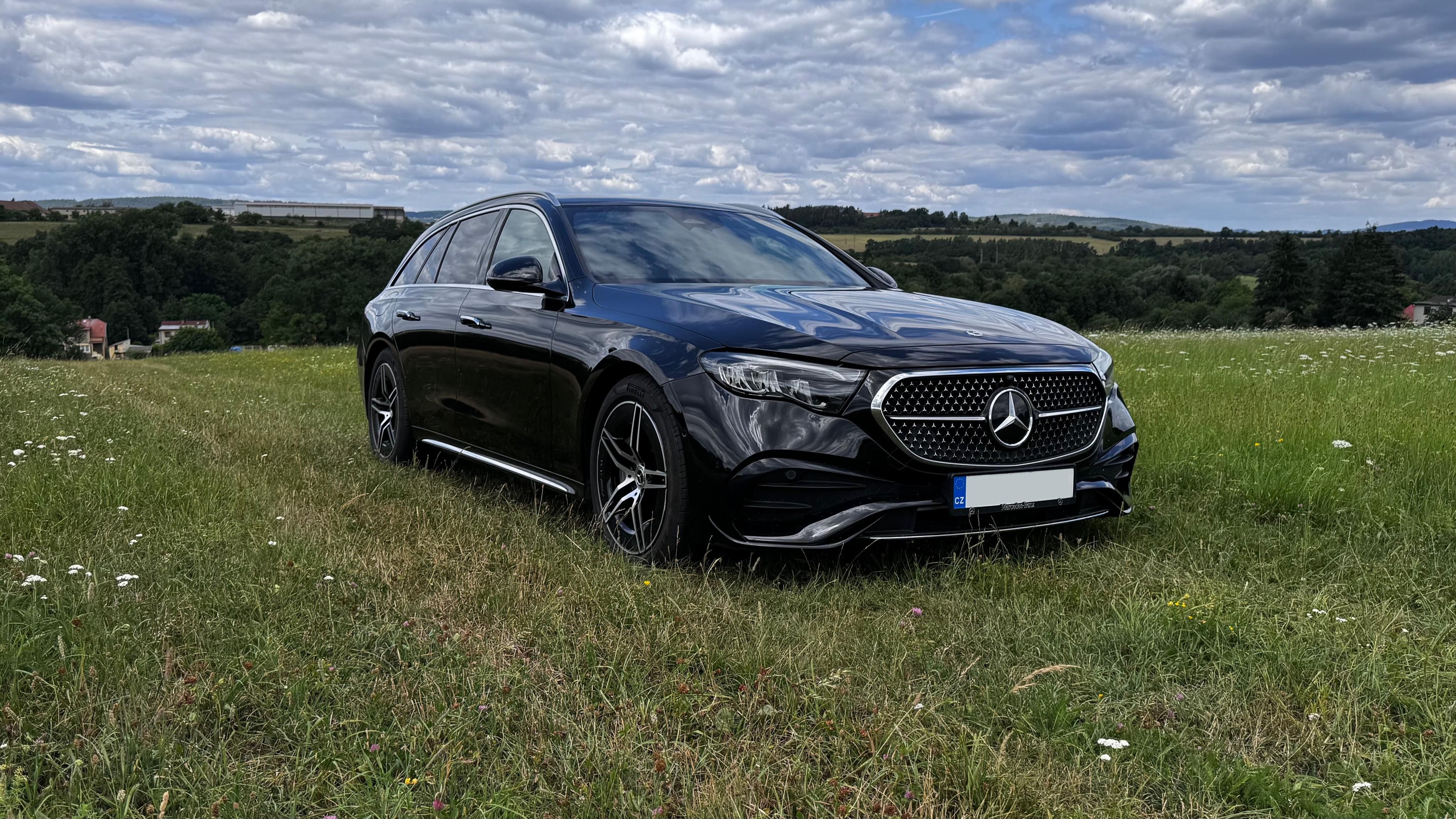 Mercedes-Benz Třídy E, E220d 30tKM ZÁRUKA 11/28 AMG