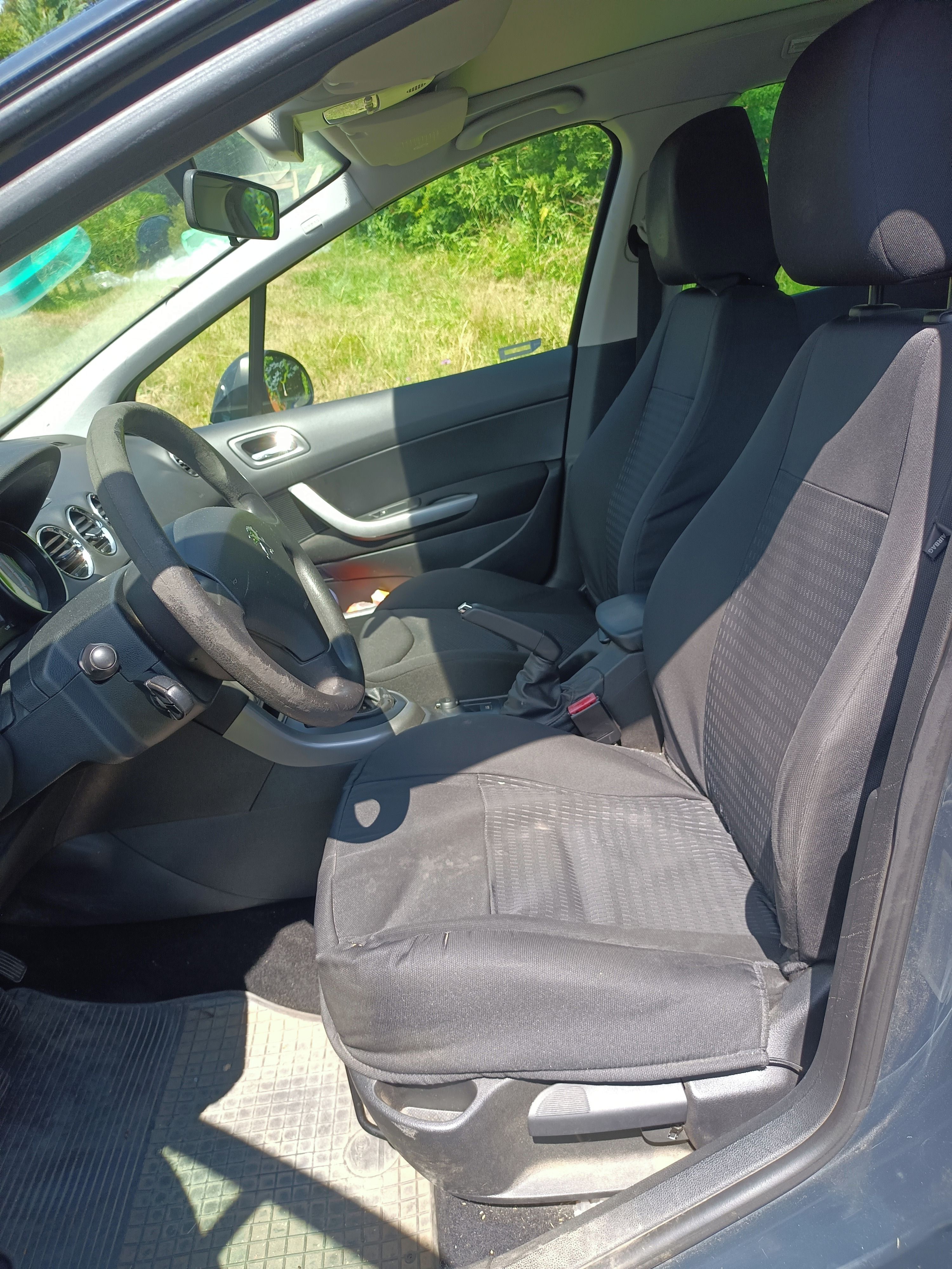 Peugeot 308, 1,6 diesel kombi - fotka 5