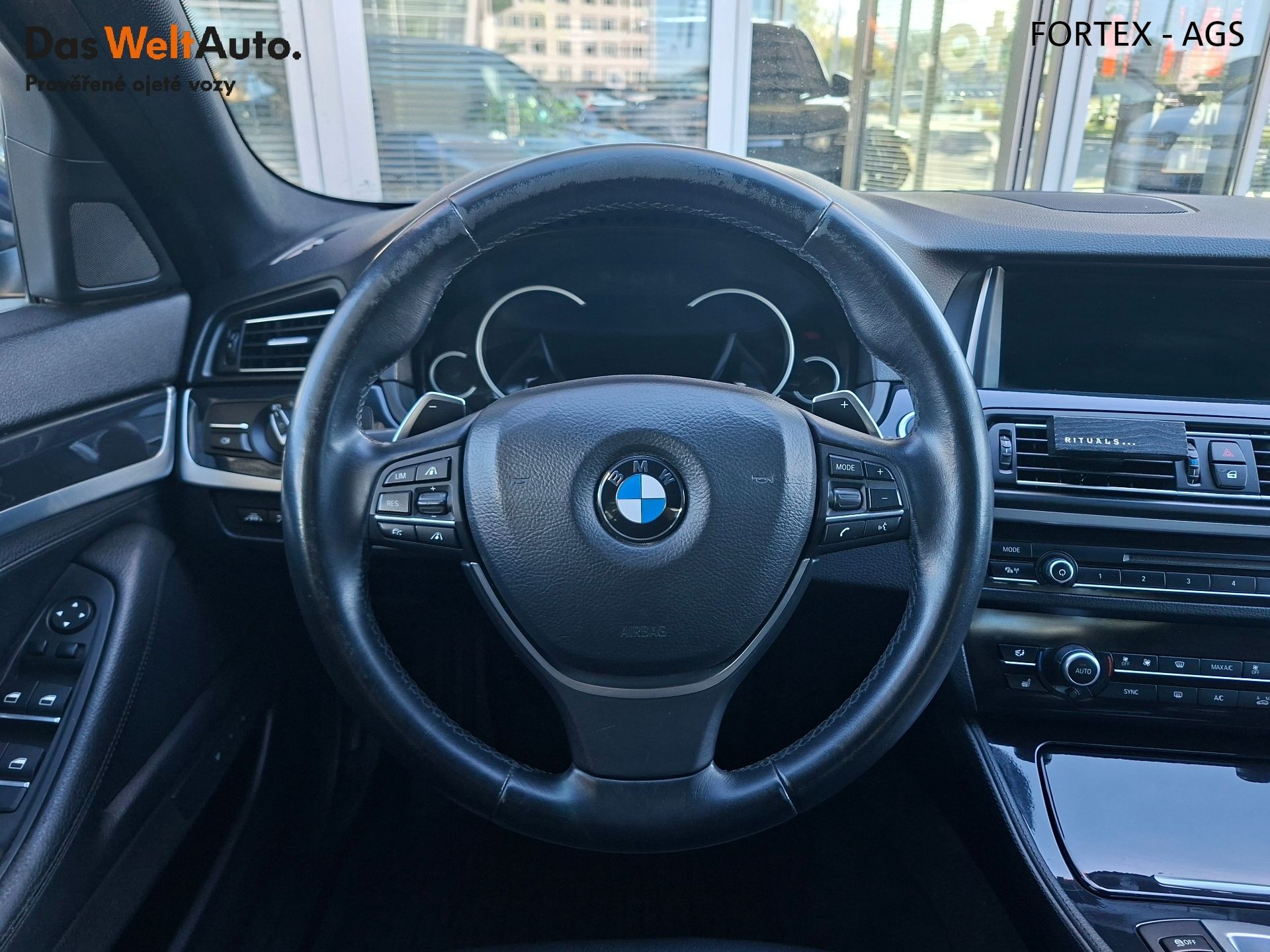 BMW Řada 5, 535D XDRIVE,230kW - fotka 5