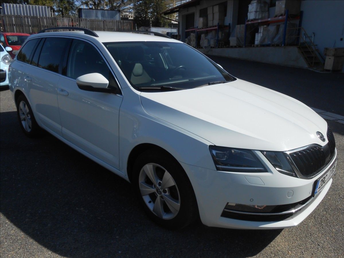 Škoda Octavia, 1,6 TDi 85Kw DSG, CZ!! - fotka 3