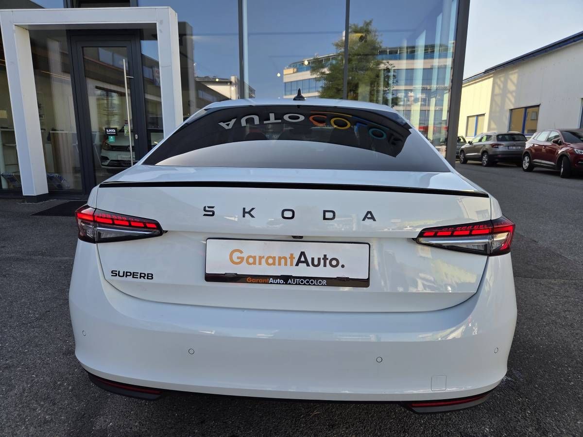 Škoda Superb, 2.0 TDI Sportline - fotka 4