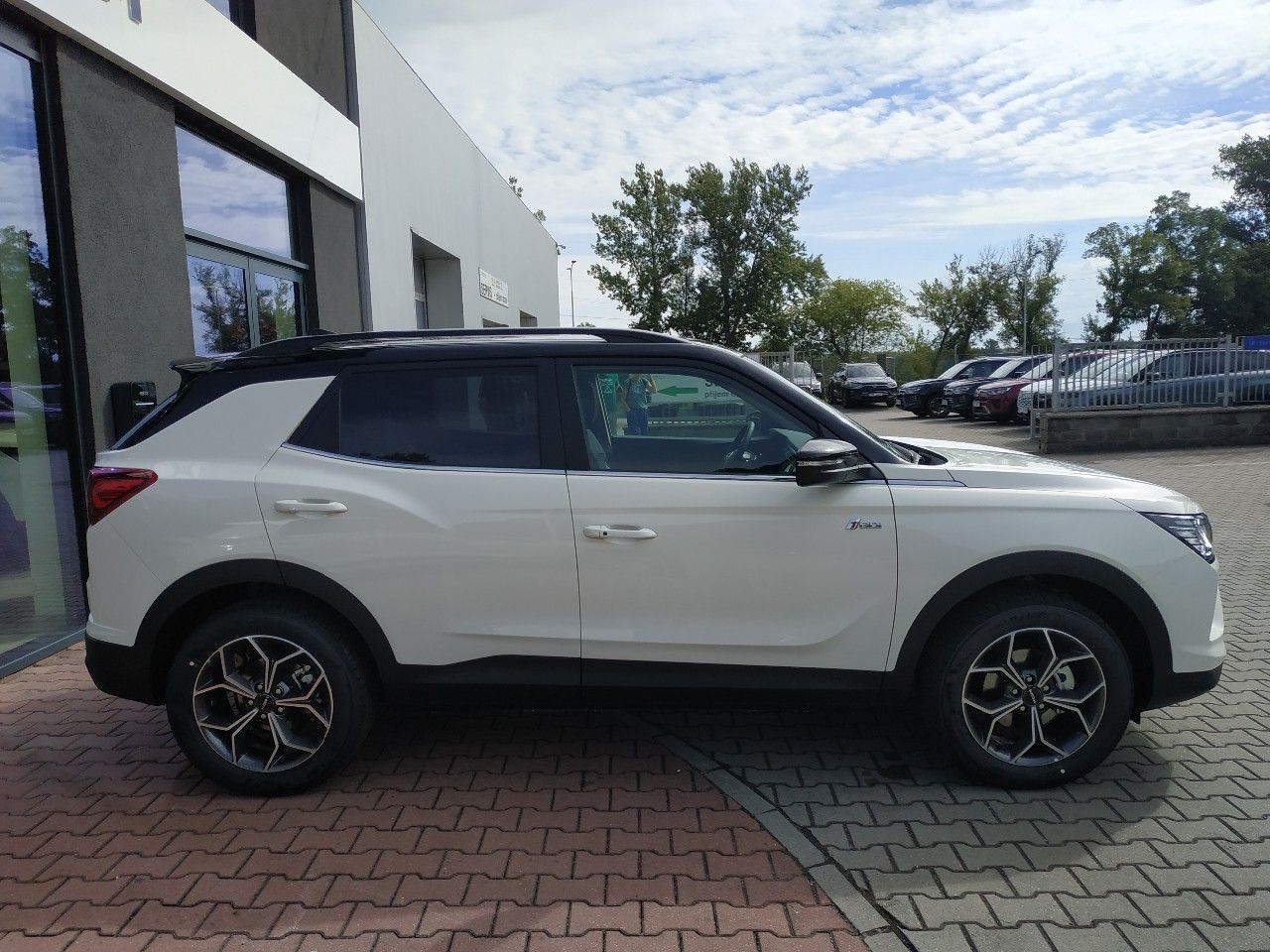 KGM Korando, 1.5T,ELEG.,2WD,AT,SKLADEM - fotka 4