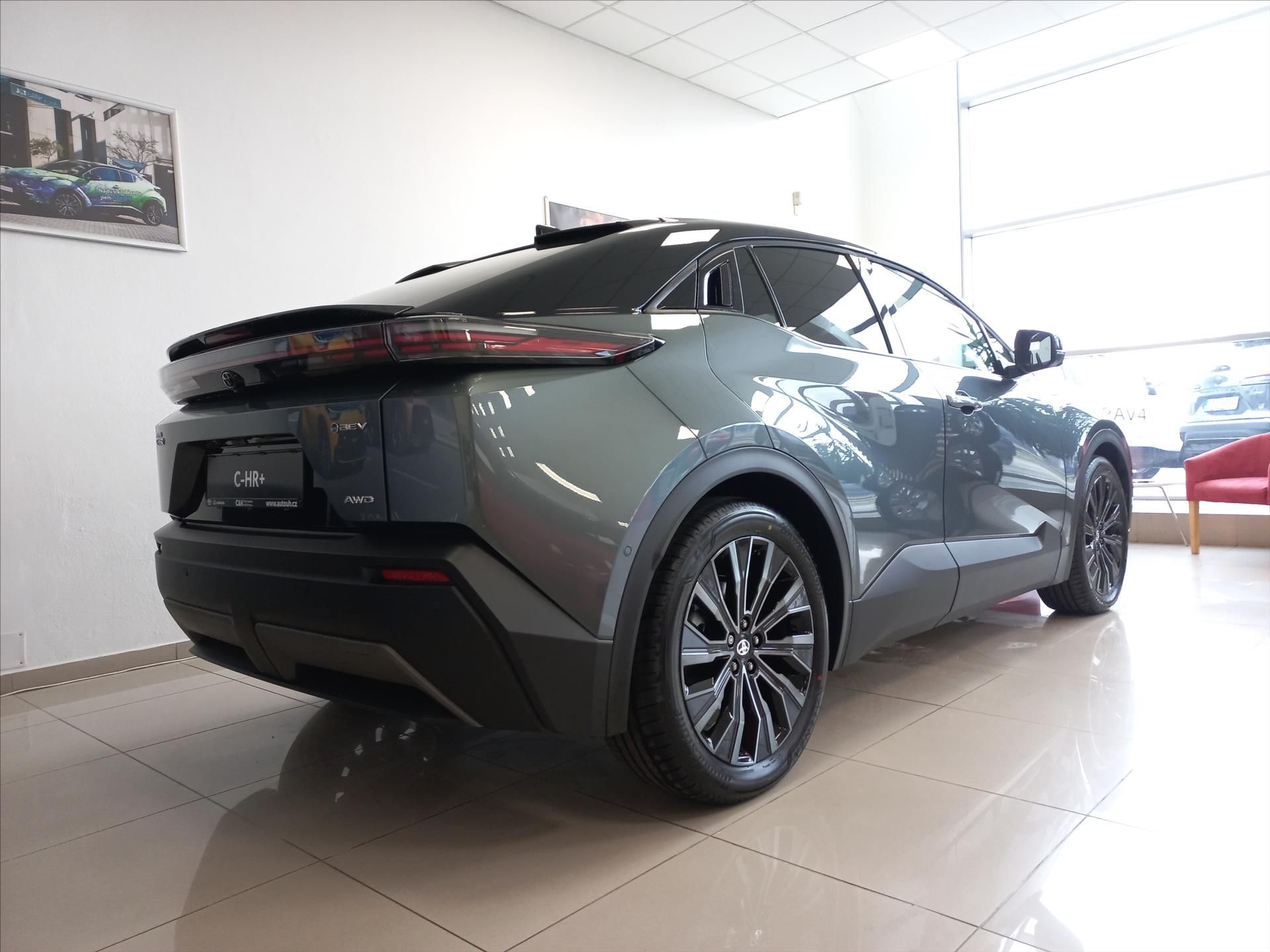 Toyota C-HR, BEV 77kWh i-AWD 343k  + Execut - fotka 6