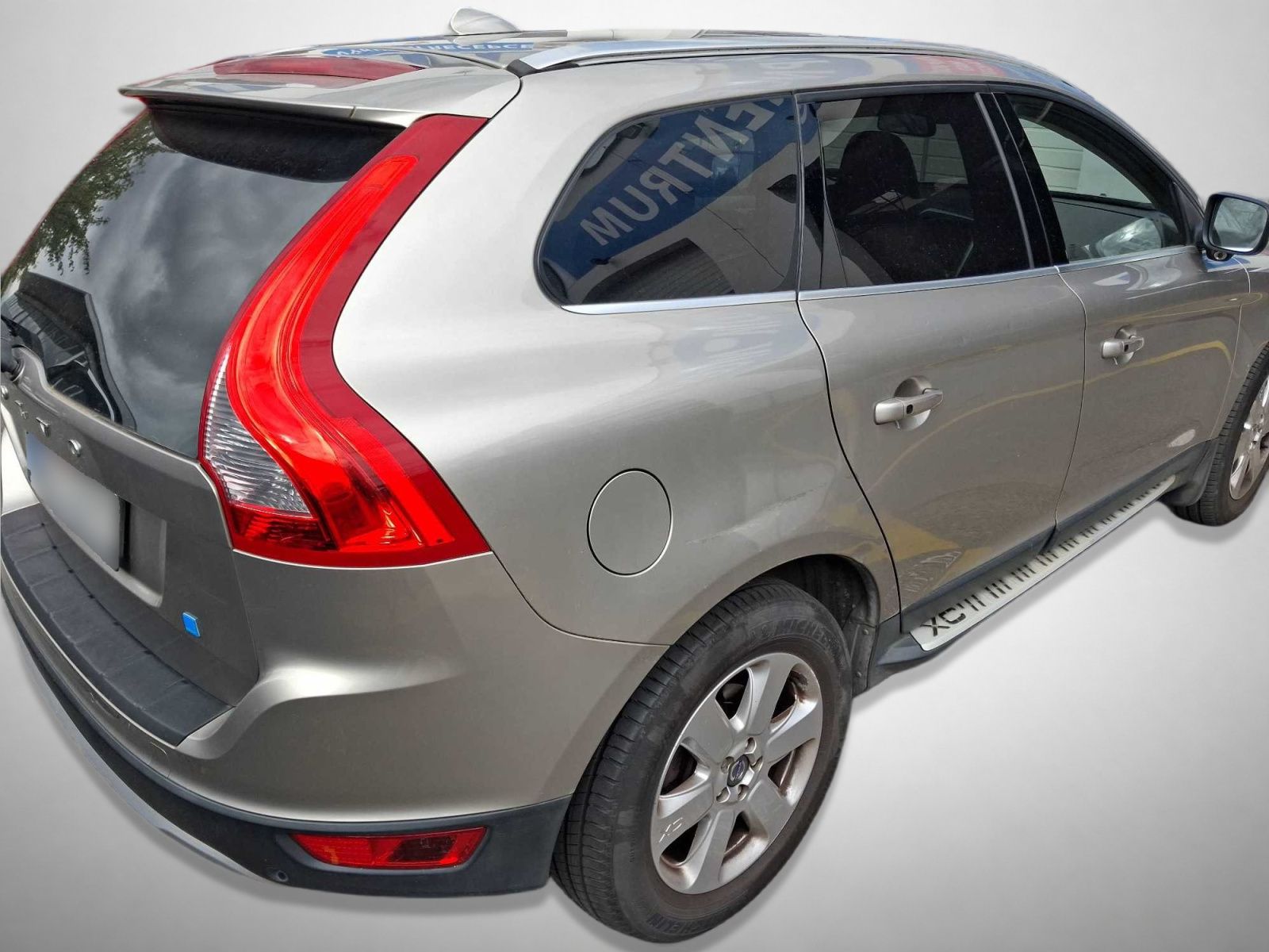 Volvo XC60, D5 Polestar, Momentum, 4X4 - fotka 2