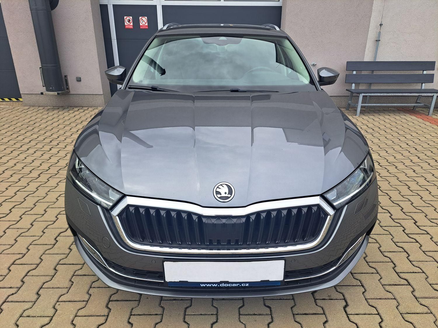 Škoda Octavia, 1.0 TSI Business Plus, ZÁRUKA - fotka 3