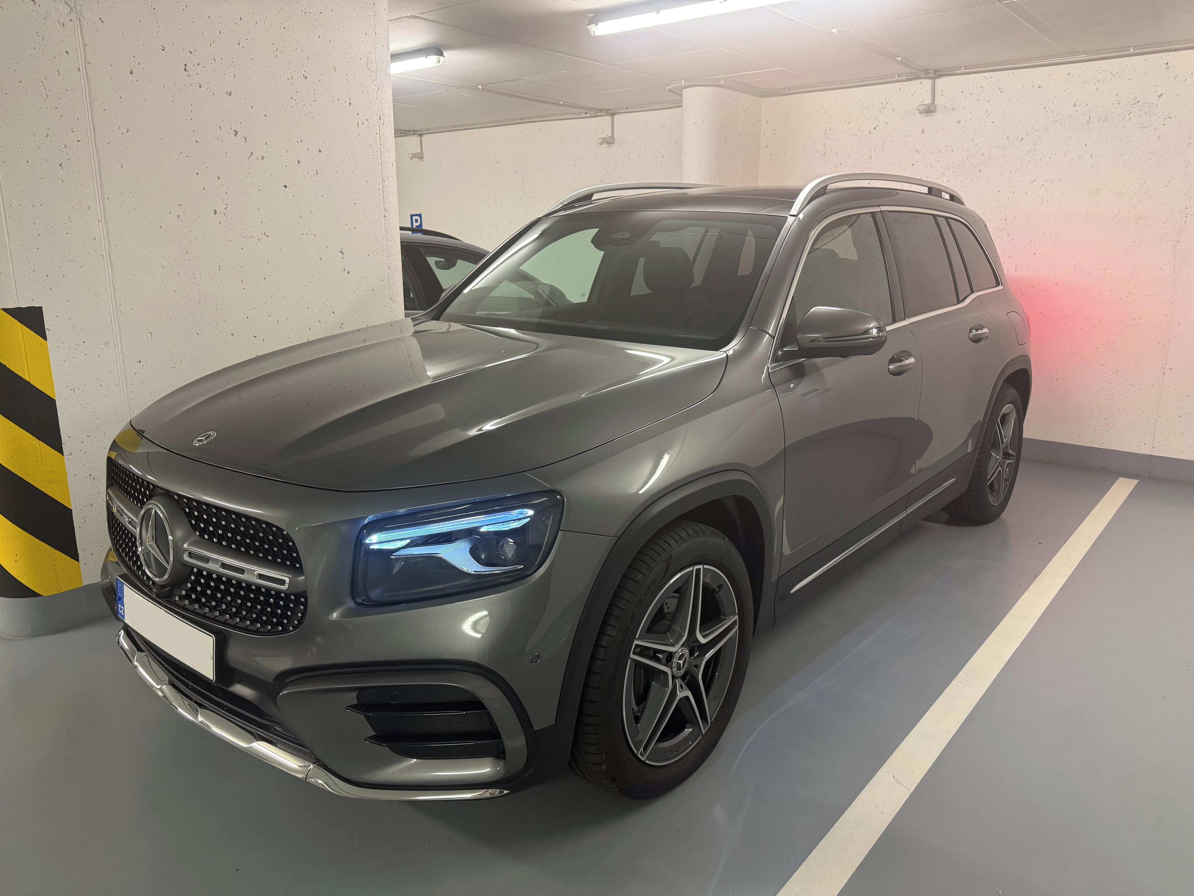 Mercedes-Benz GLB, Mercedes GLB, AMG line 200D 4M - fotka 2
