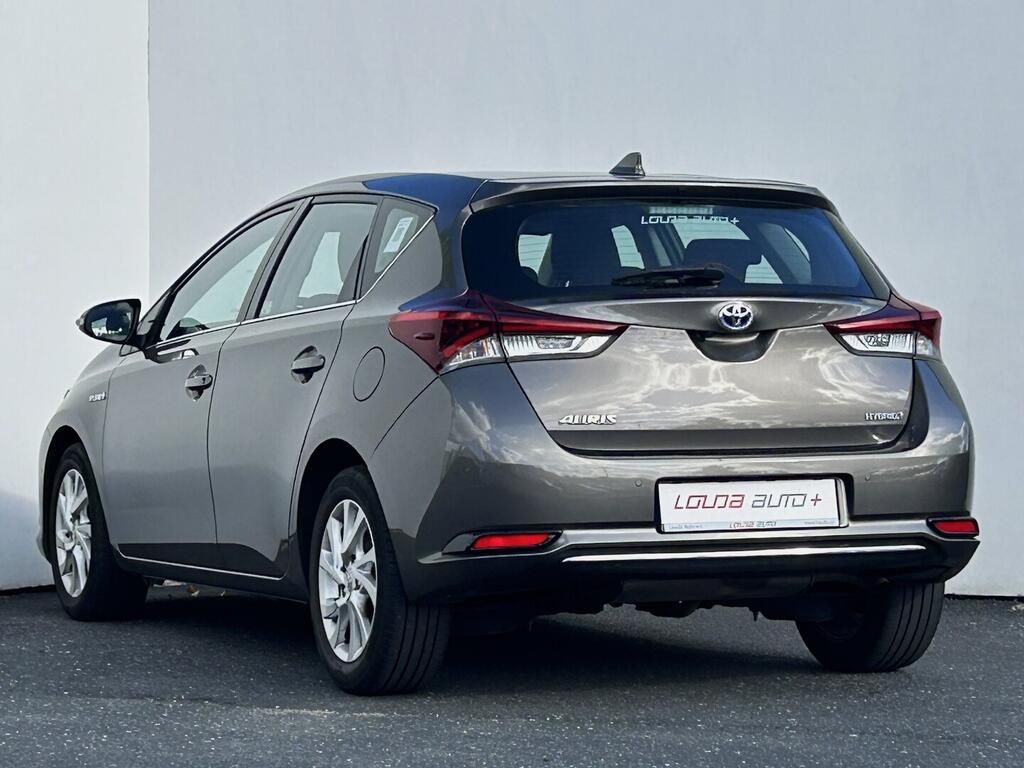 Toyota Auris, ACTIVE TREND 1.8 e-CVT 73 kW - fotka 6