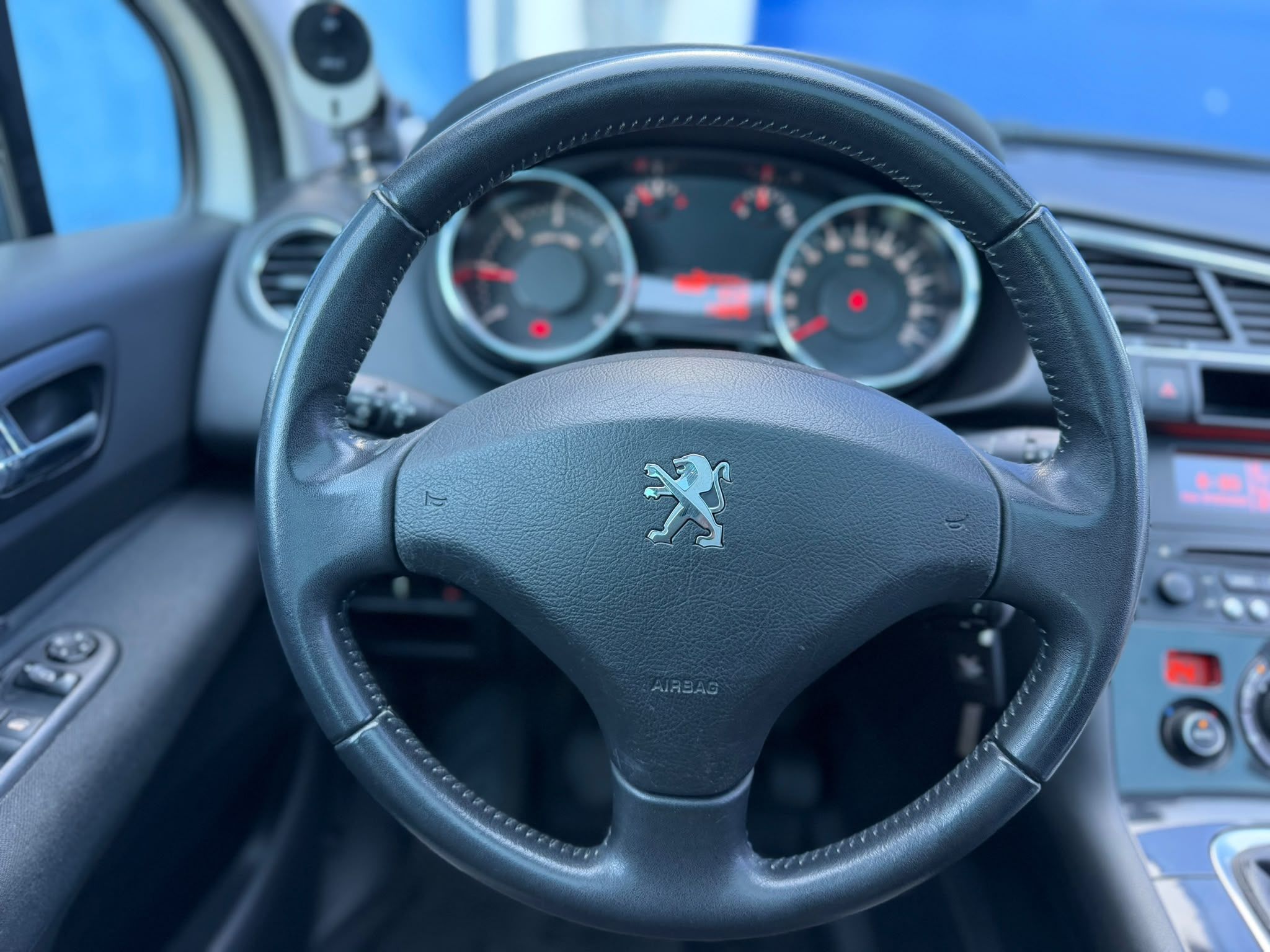 Peugeot 3008, ALLURE 1.6HDi 115 MAN6 - fotka 2