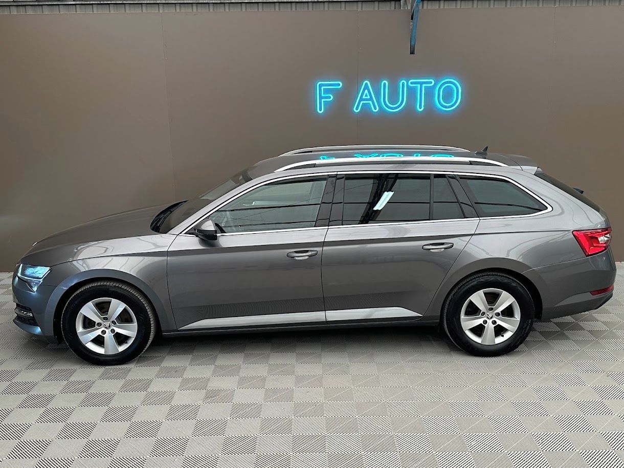 Škoda Superb, Combi 1.5 TSI Ultimate DSG 110 - fotka 5
