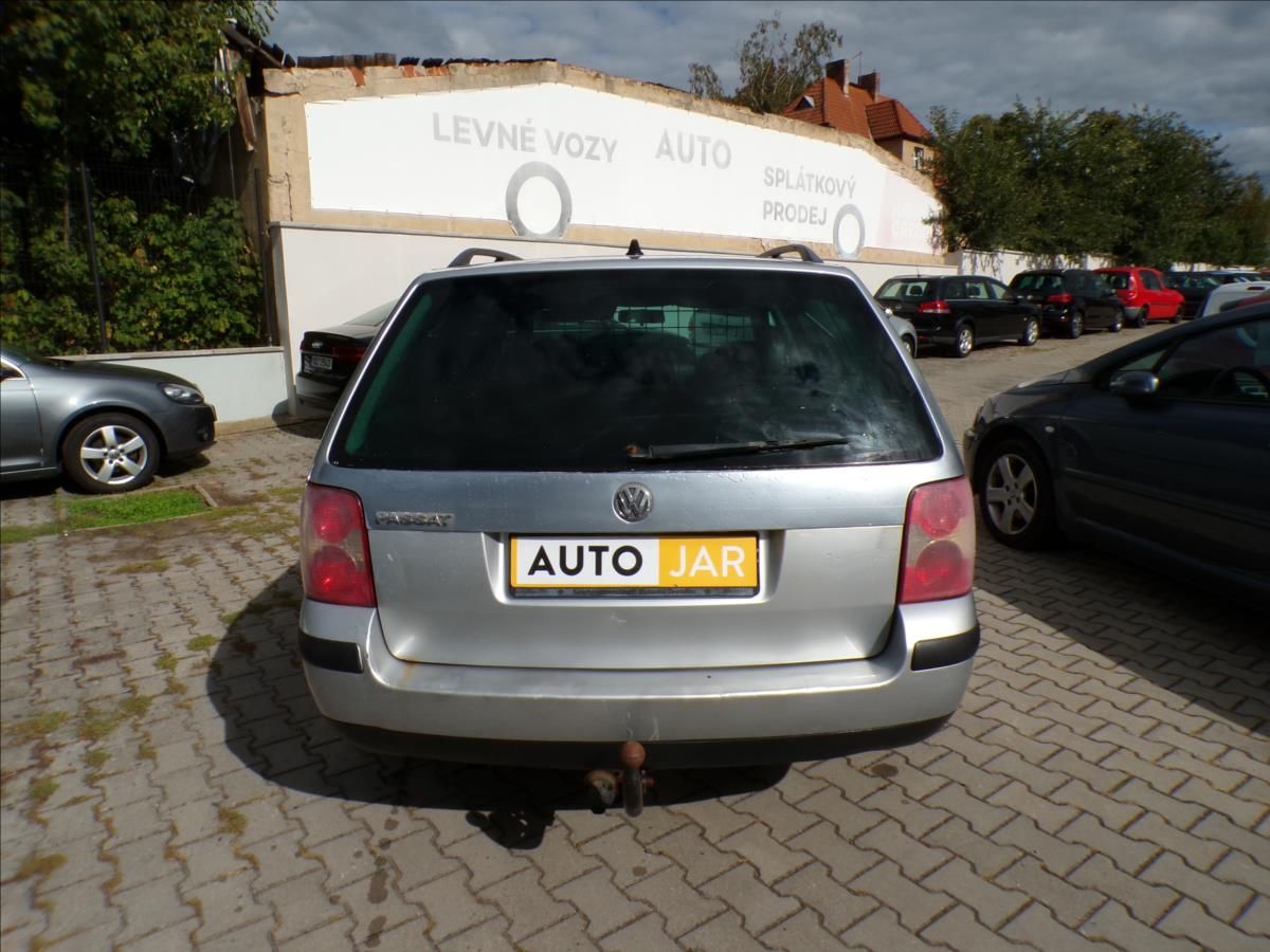 Volkswagen Passat, 1,6 i  TAŽNÉ ZAŘÍZENÍ - fotka 6