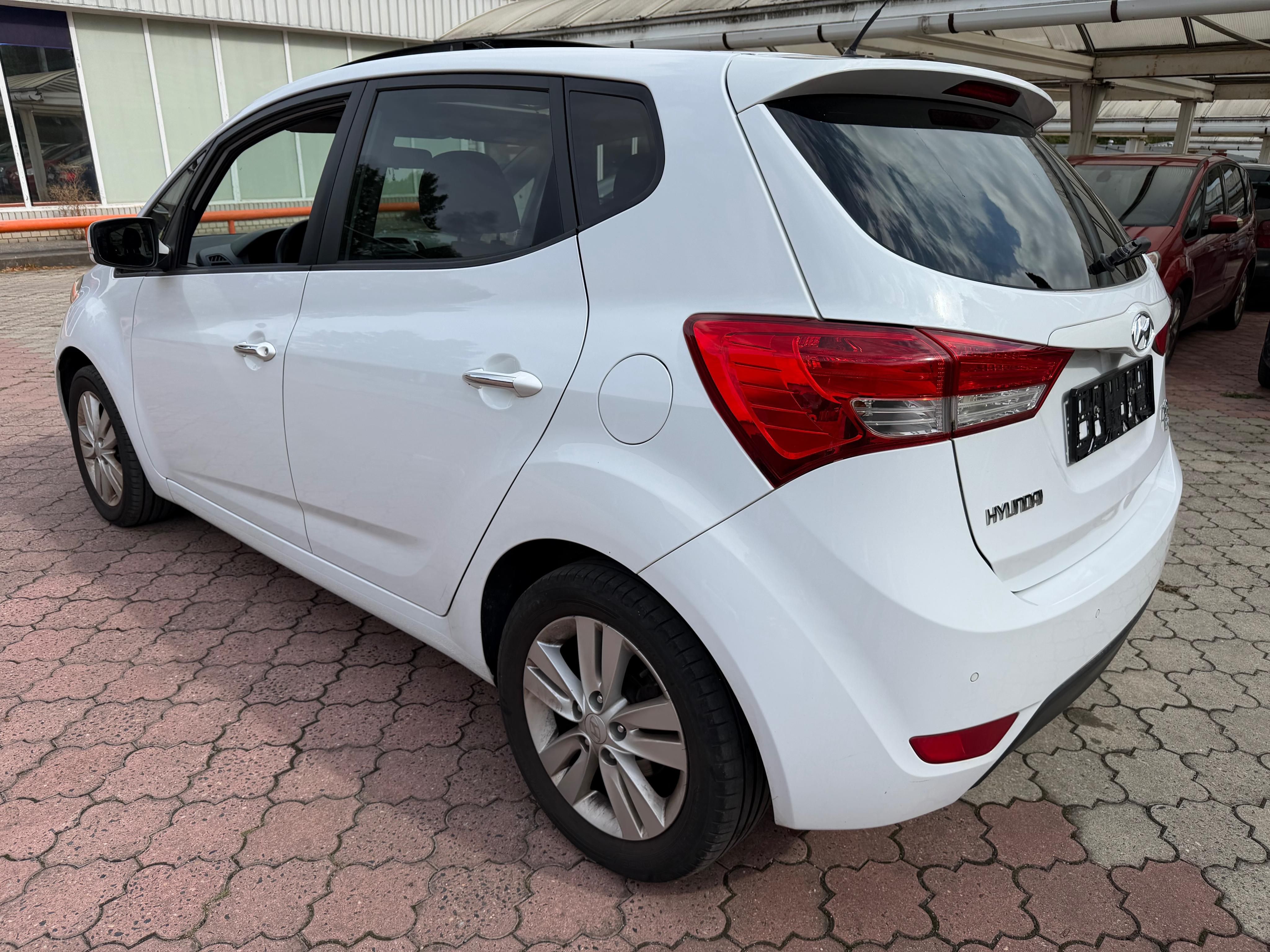 Hyundai ix20, 1,6 91 kW panorama - fotka 3