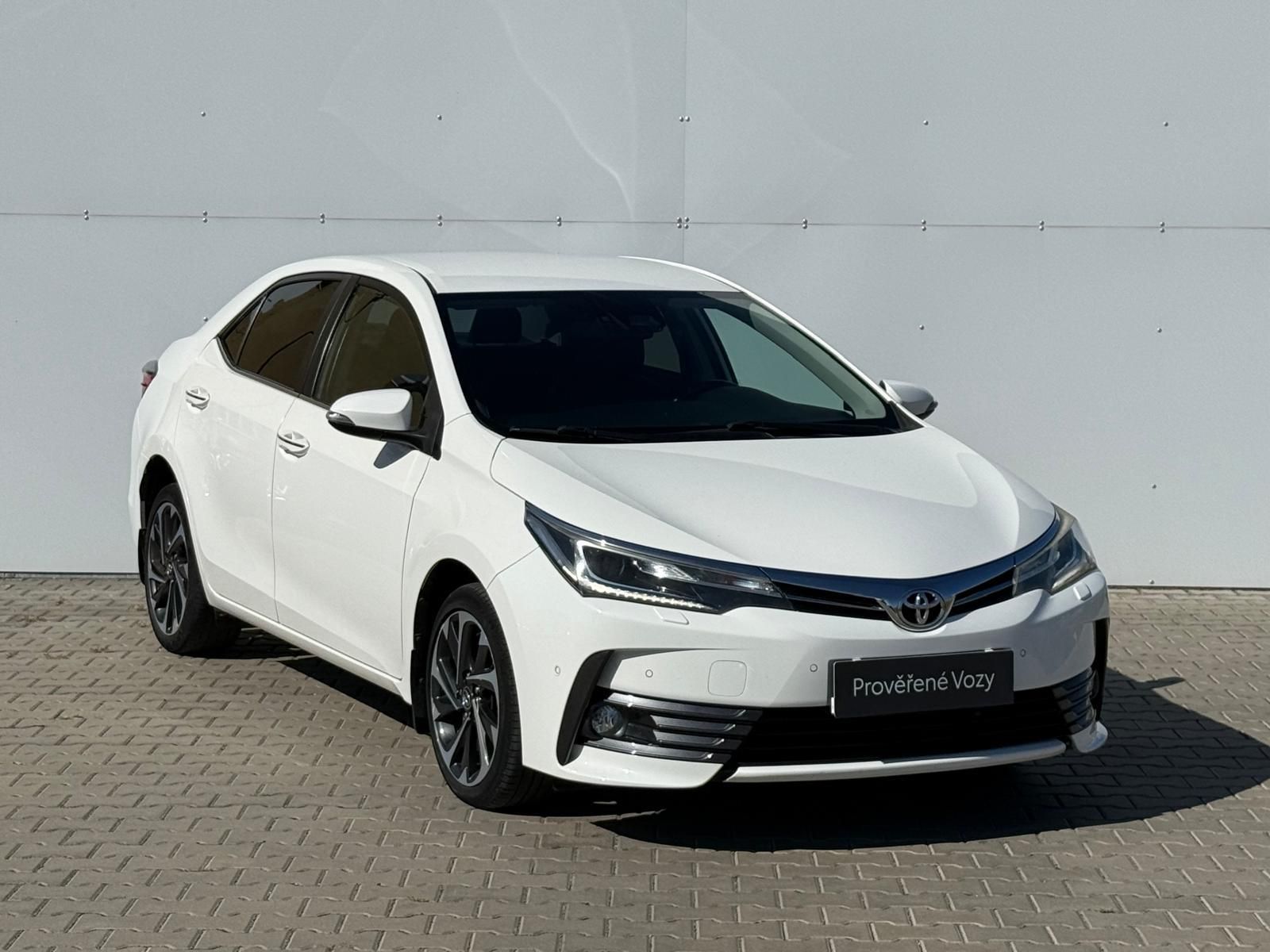 Toyota Corolla, 1.6 VVT-i Executive AT - fotka 6