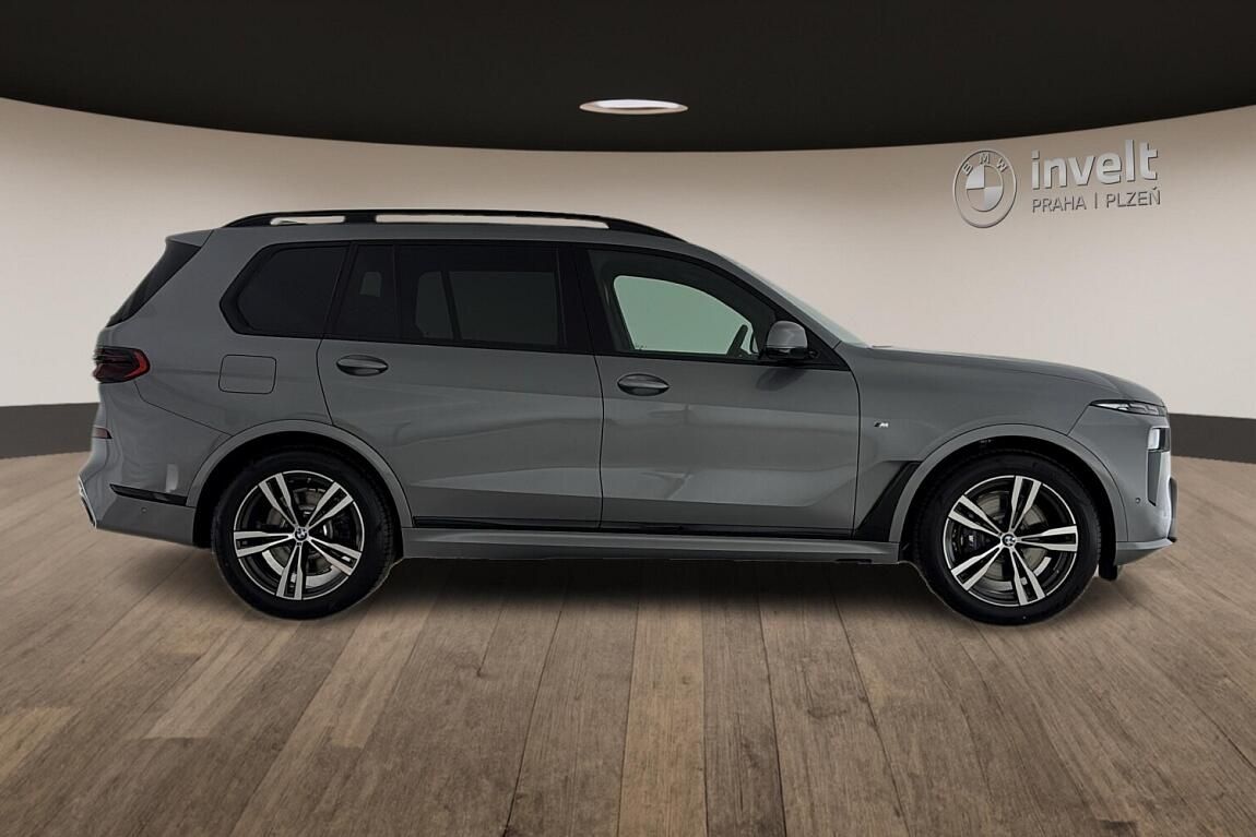 BMW X7, xDrive40i - fotka 2