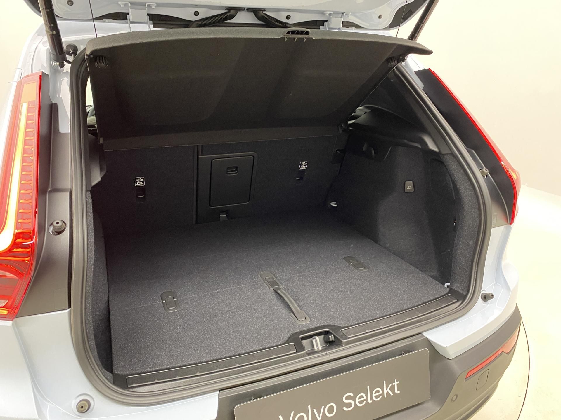 Volvo XC40, B4 DARK ULTRA AUT CZ - fotka 6
