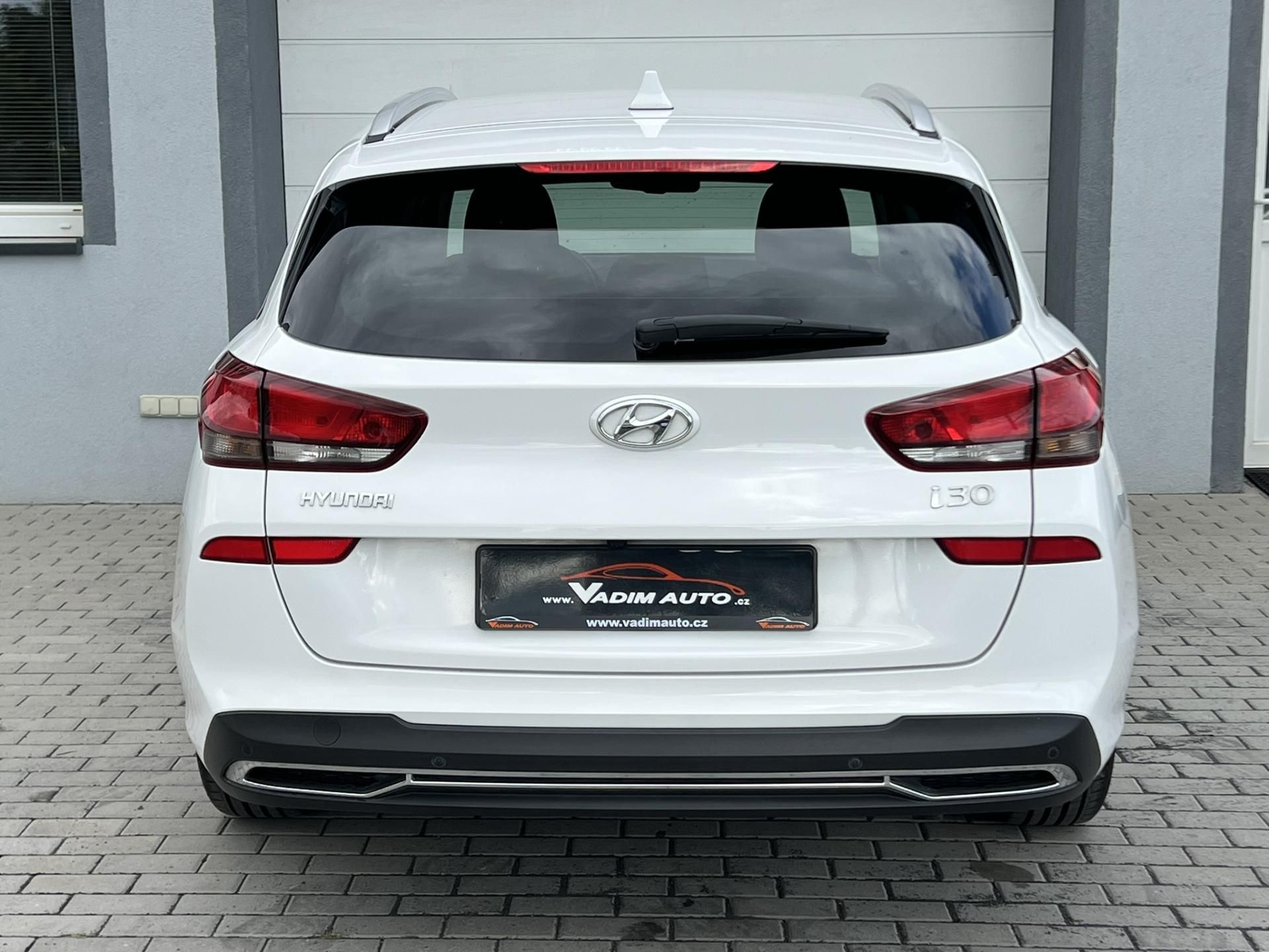 Hyundai i30, T-GDi 88kW SMART KAMERA ČR - fotka 6