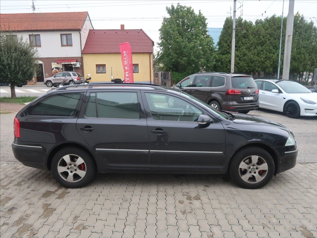 Škoda Octavia, 1,9 TDI 4x4 Elegance+ xenony - fotka 3