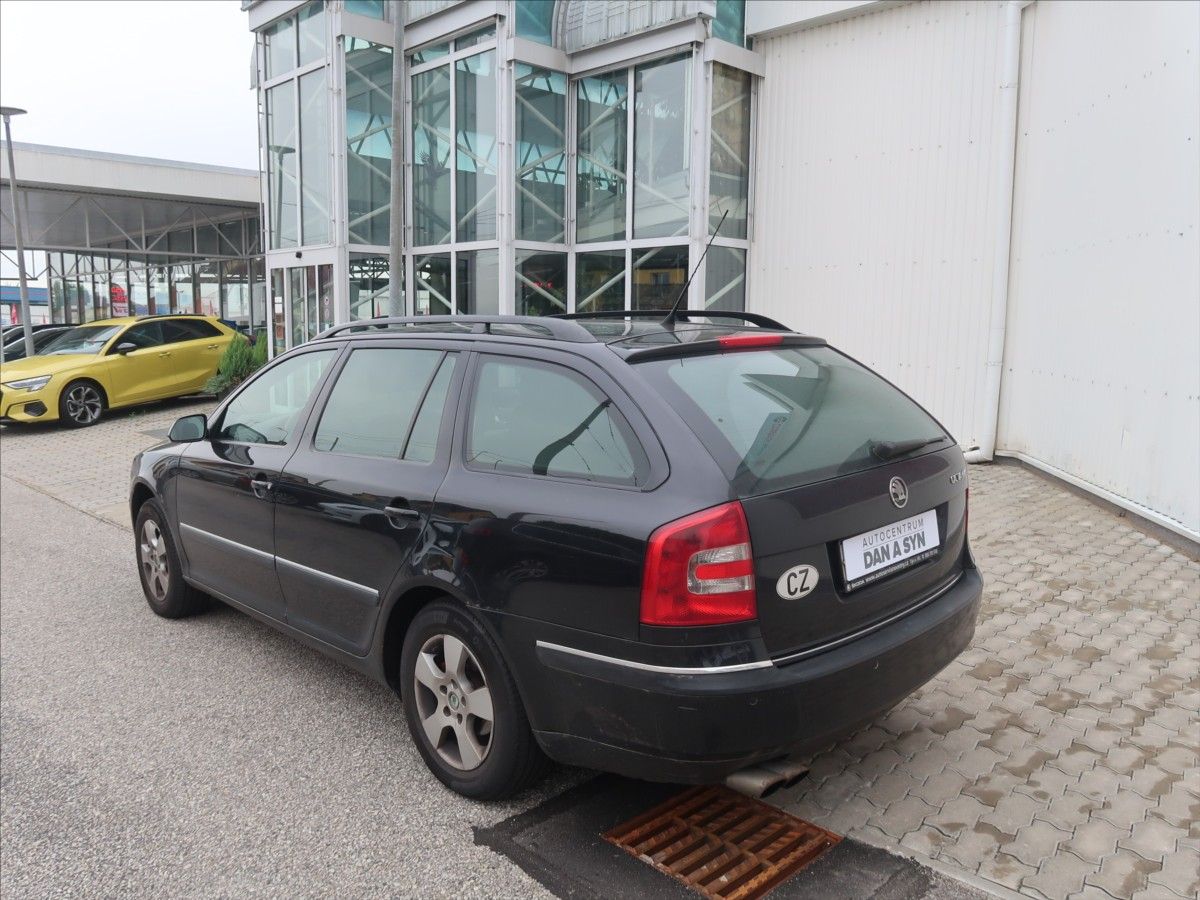 Škoda Octavia, 1,9 TDI 4x4 Elegance+ xenony - fotka 4