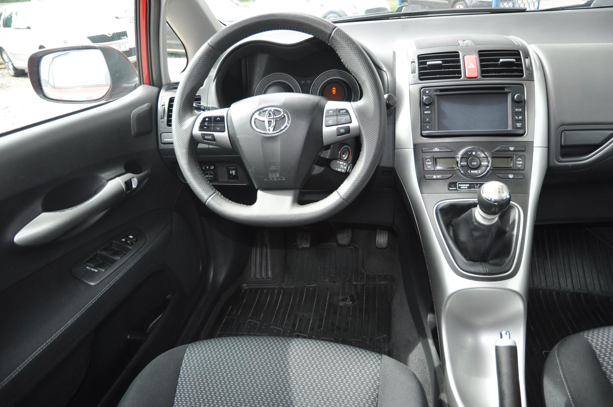Toyota Auris, 1.6 ValveMatic 97kW - fotka 6