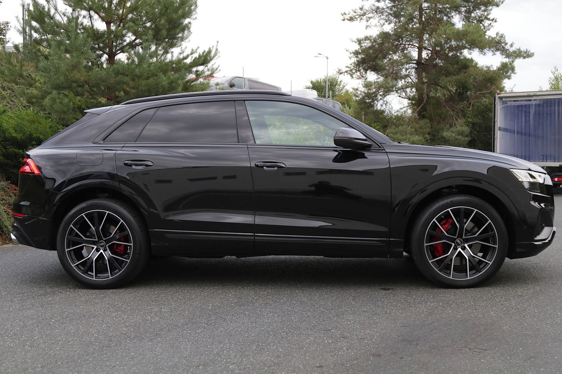 Audi SQ8, Carbon/Webasto/Super servis - fotka 4