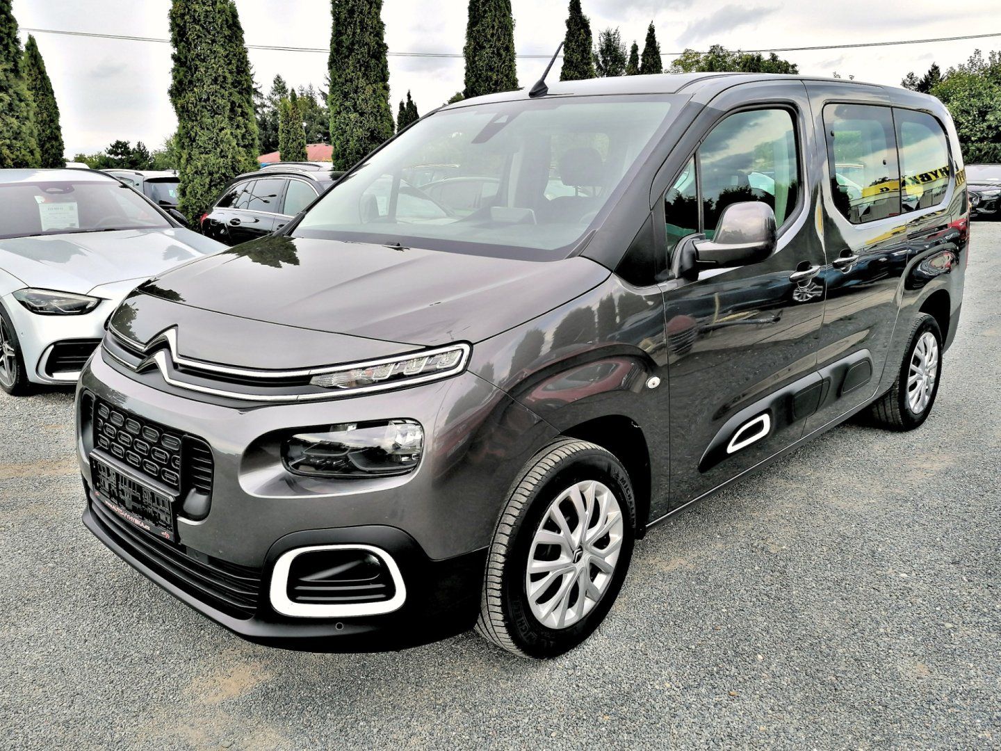 Citroën Berlingo, XL 1.5 BlueHdi Shine Navi - fotka 4