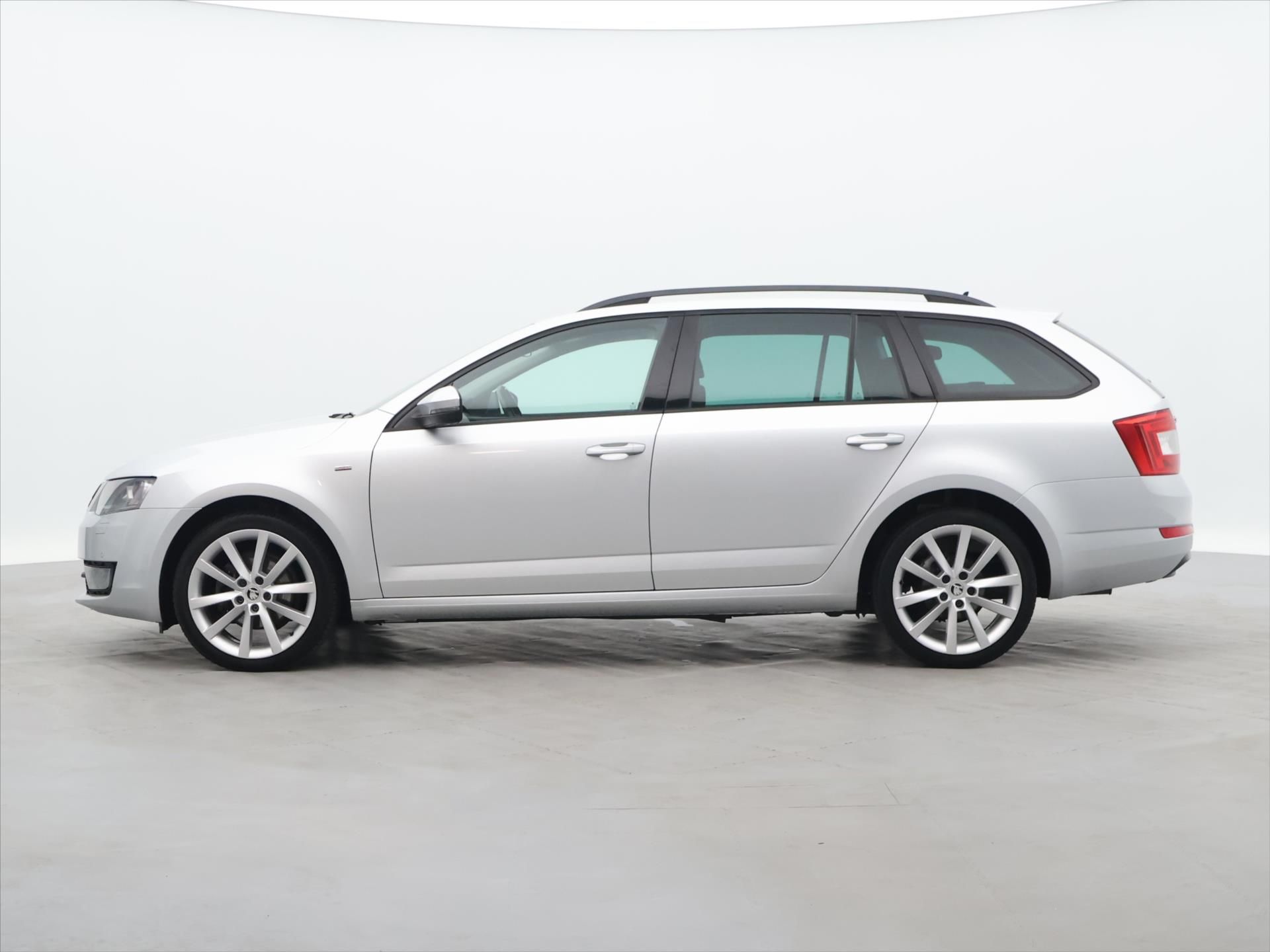 Škoda Octavia, 2,0 TDI 110kW DSG Ambition - fotka 4