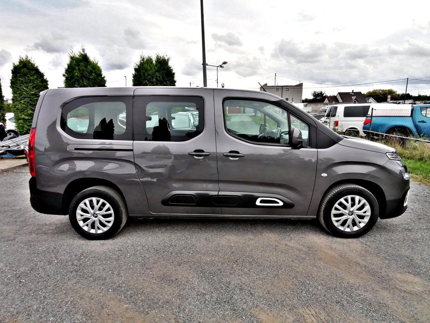Citroën Berlingo, XL 1.5 BlueHdi Shine Navi - fotka 3