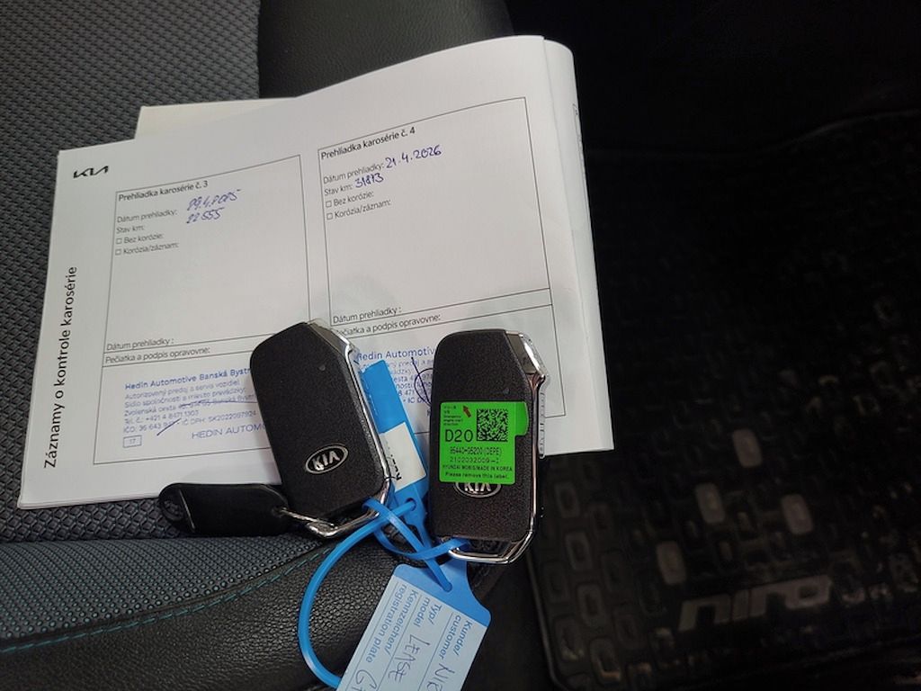 Kia Niro, spirit MY22 64kWh,zár,100% SoH - fotka 3
