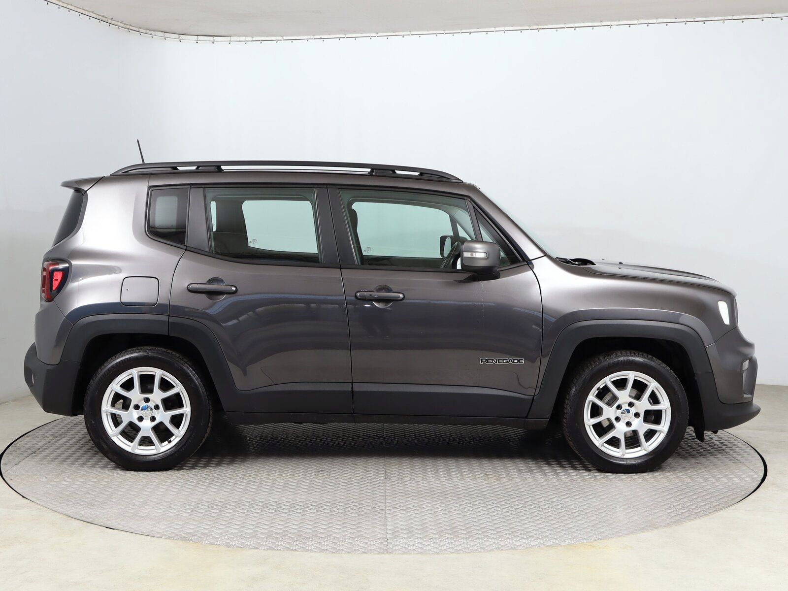 Jeep Renegade, 1.0 T-GDI, Limited, ČR,1.maj - fotka 6