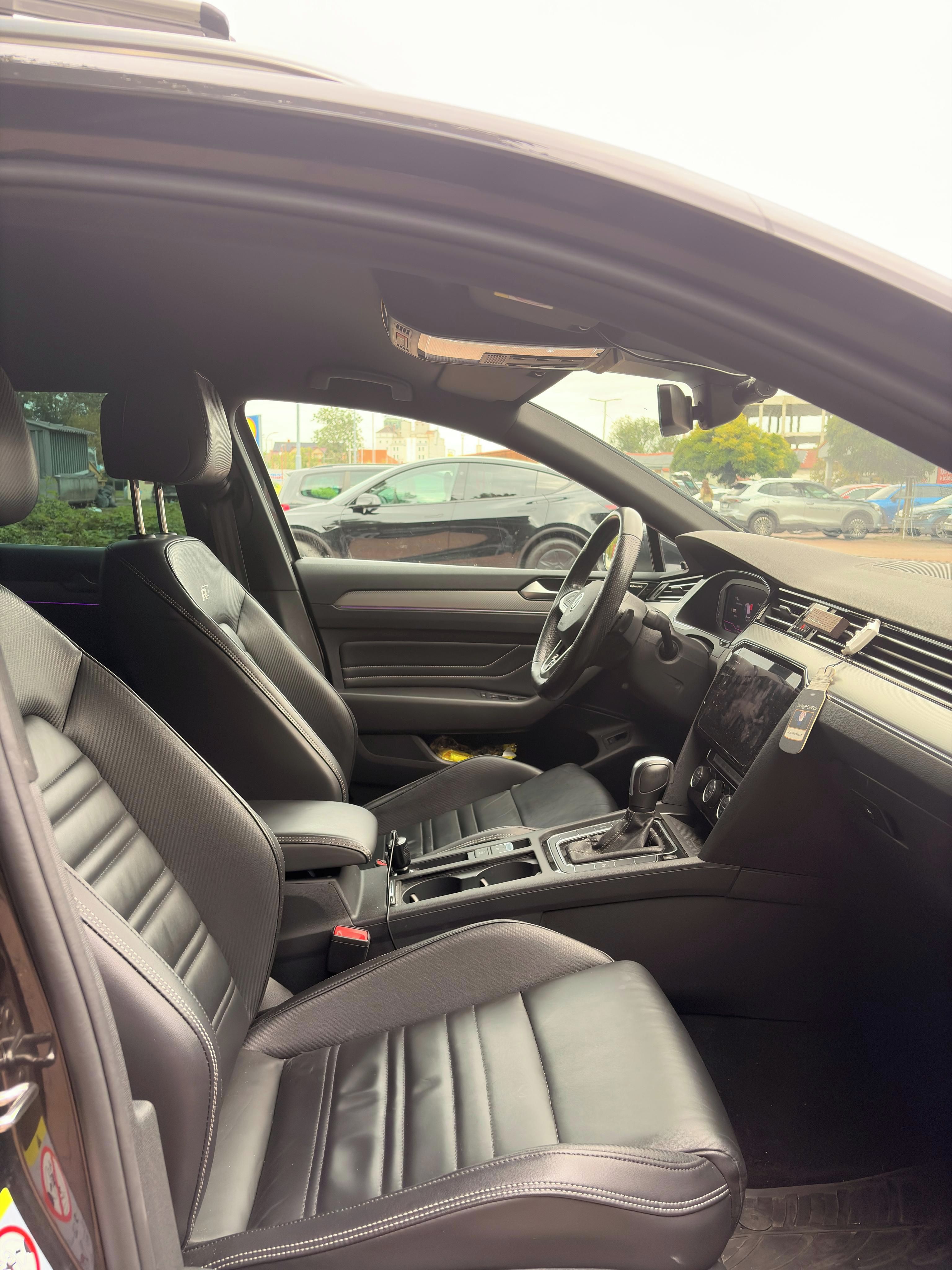 Volkswagen Passat, 2.0 TDI 140kw r-line - fotka 4